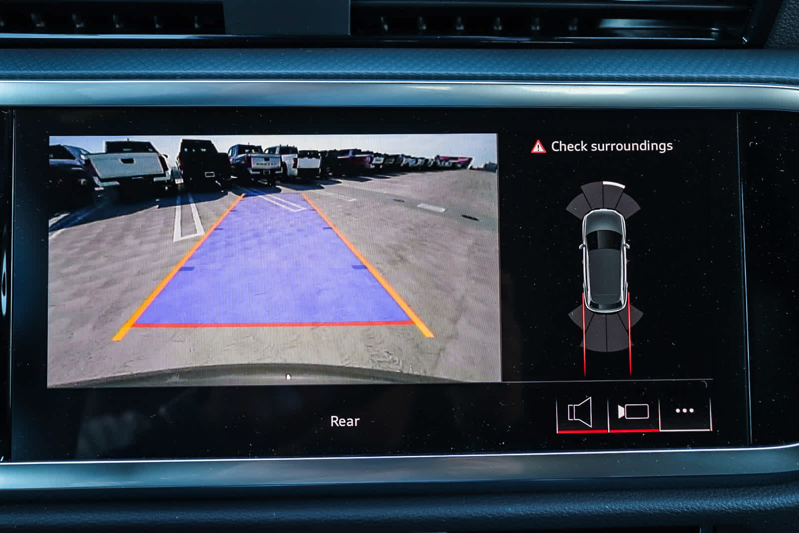 Thumbnail: 2025 Audi Q3 - 35