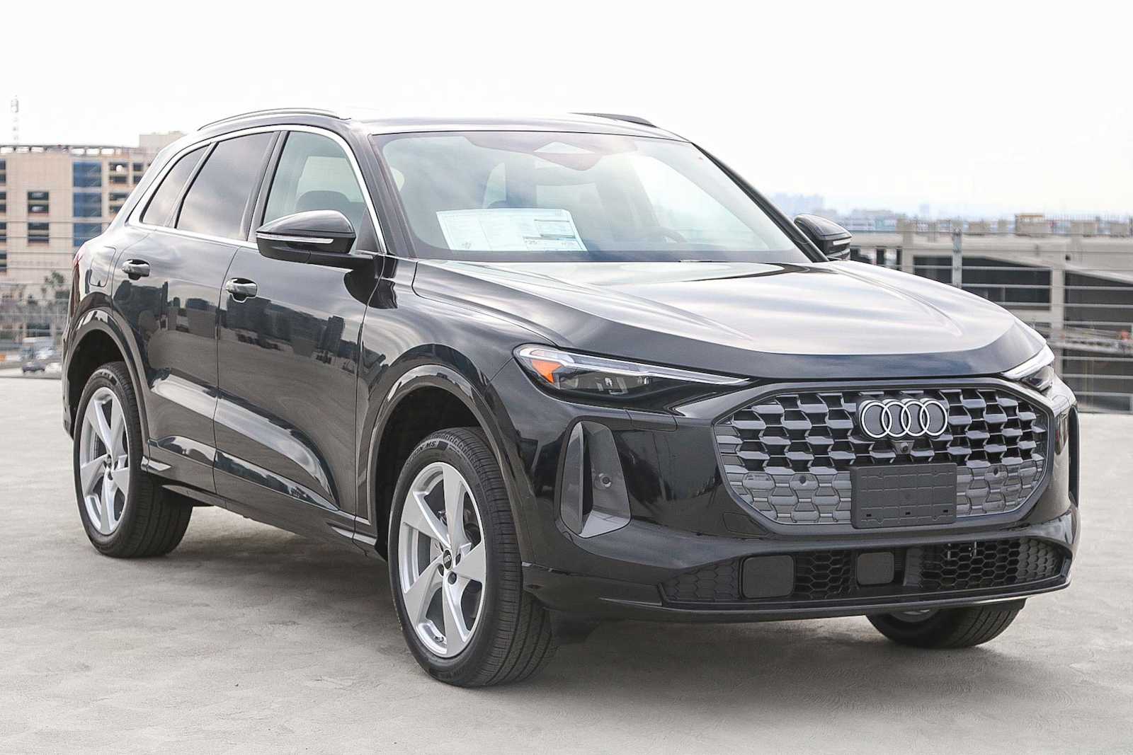 Thumbnail: 2025 Audi Q5 - 3