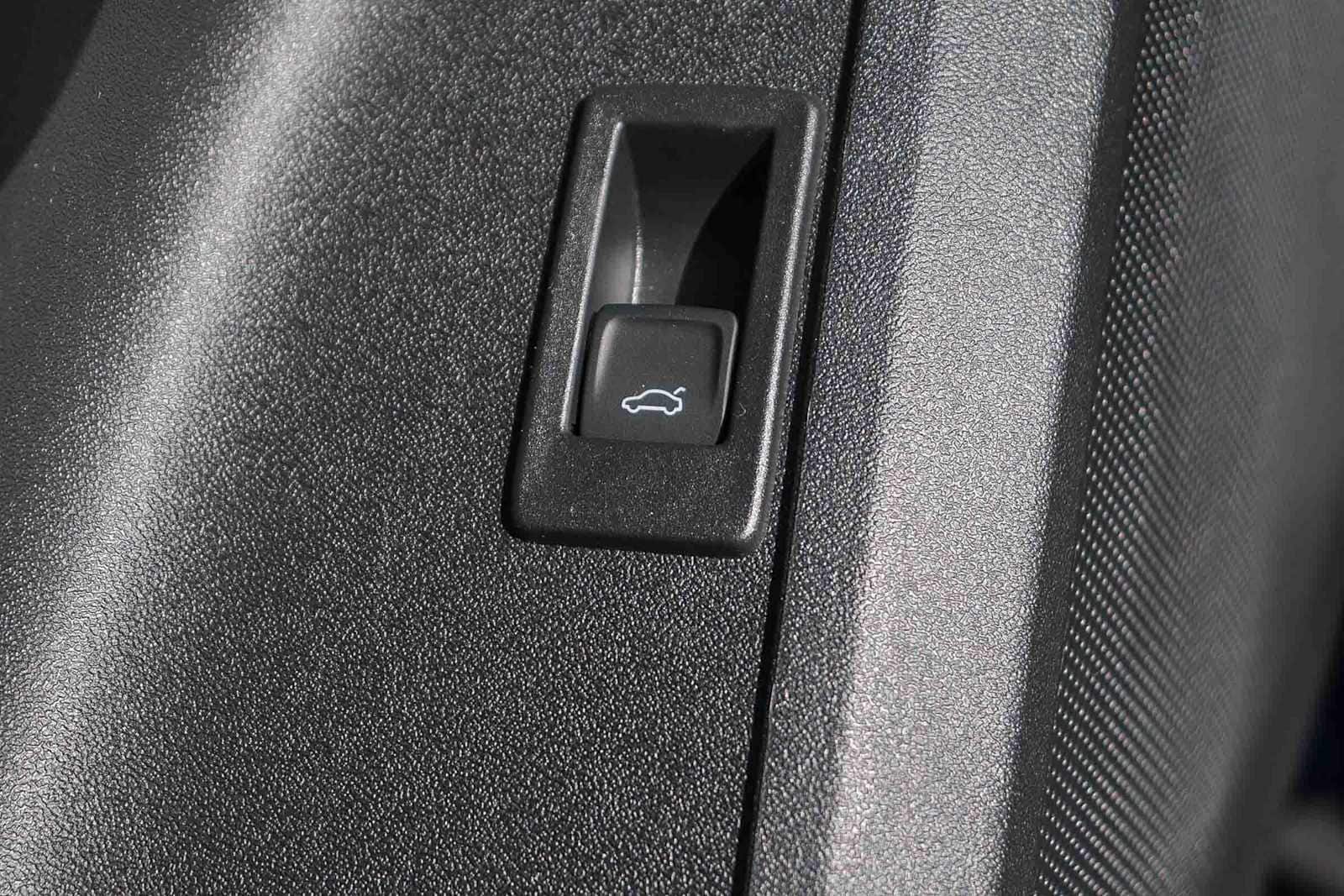 Thumbnail: 2025 Audi Q5 - 27