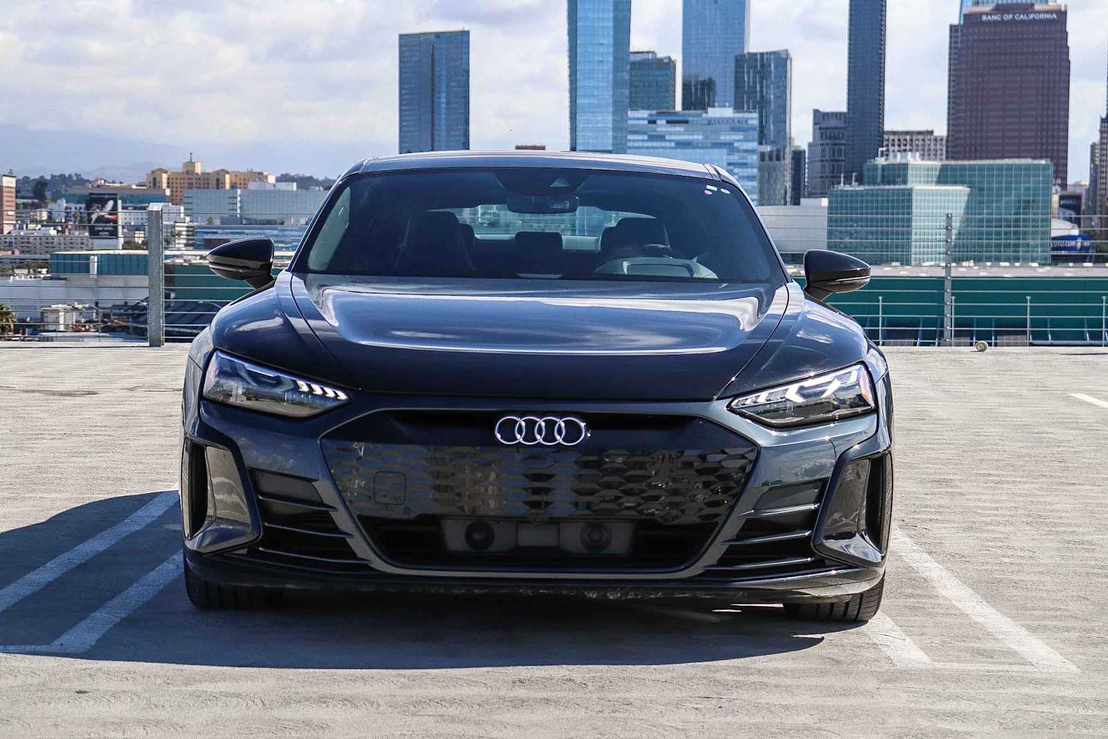Thumbnail: 2023 Audi e-tron GT - 2