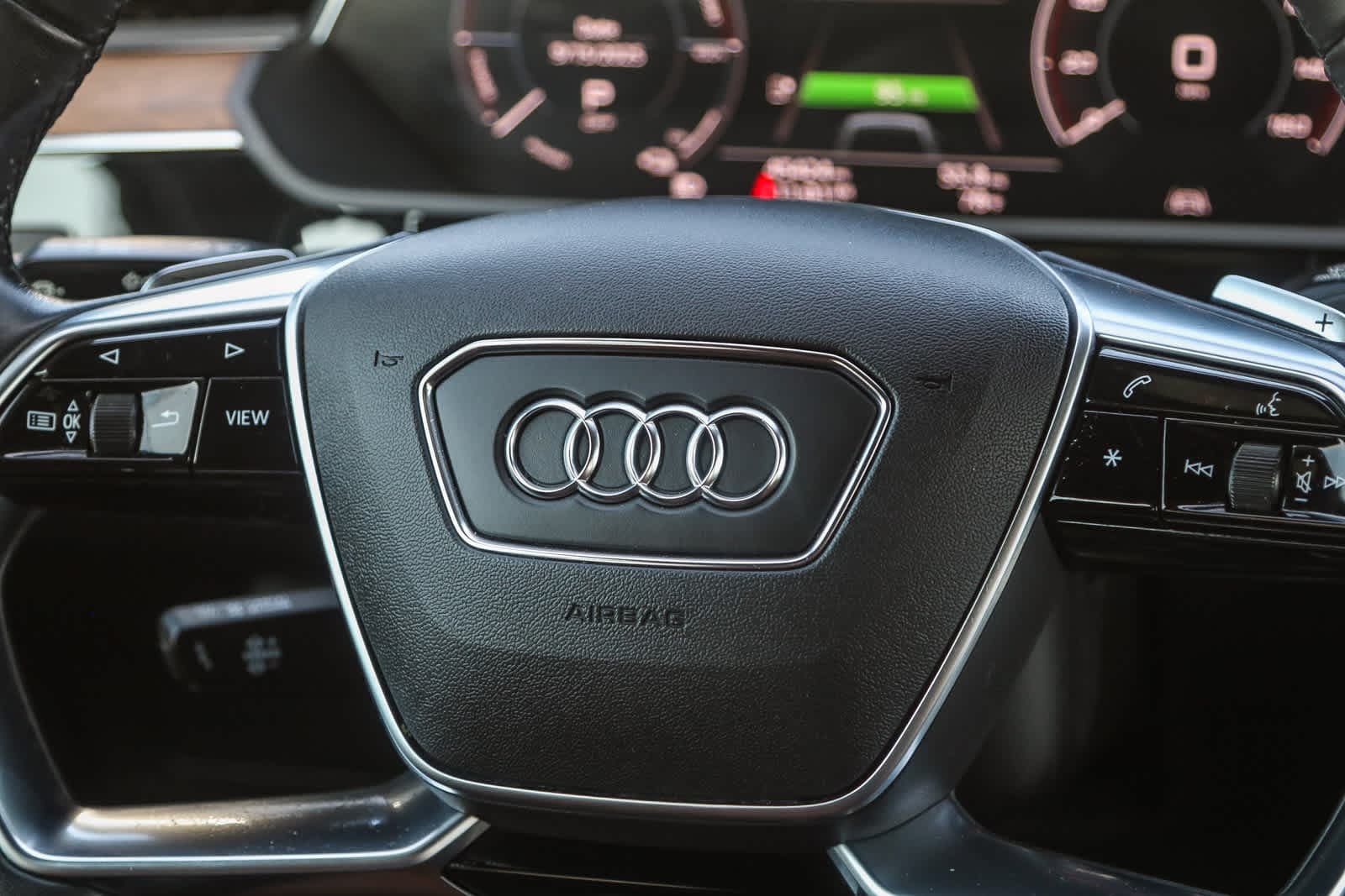 Thumbnail: 2022 Audi e-tron - 14