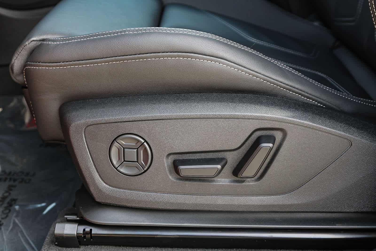 Thumbnail: 2025 Audi Q3 - 21