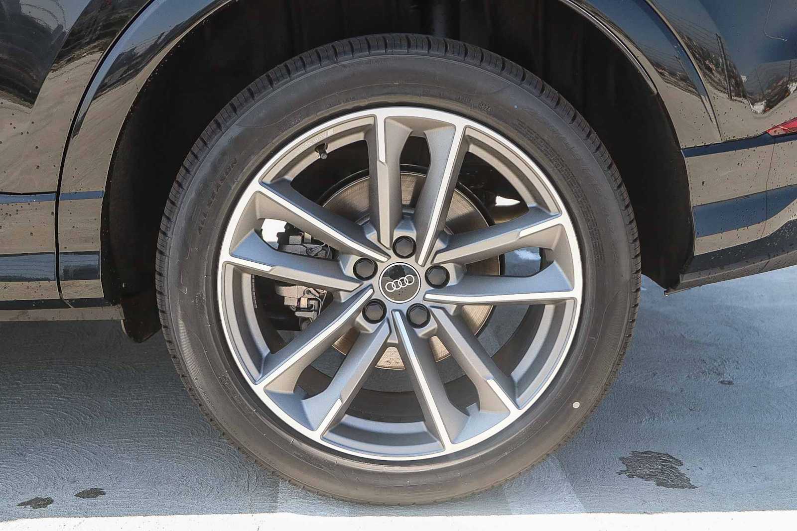 Thumbnail: 2025 Audi Q3 - 10