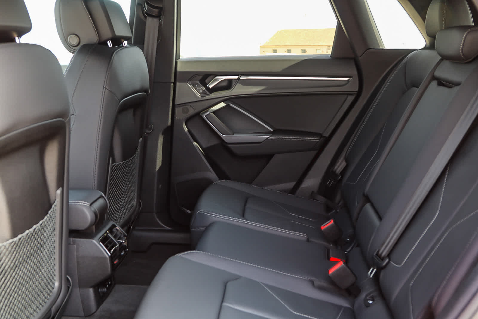 Thumbnail: 2025 Audi Q3 - 18