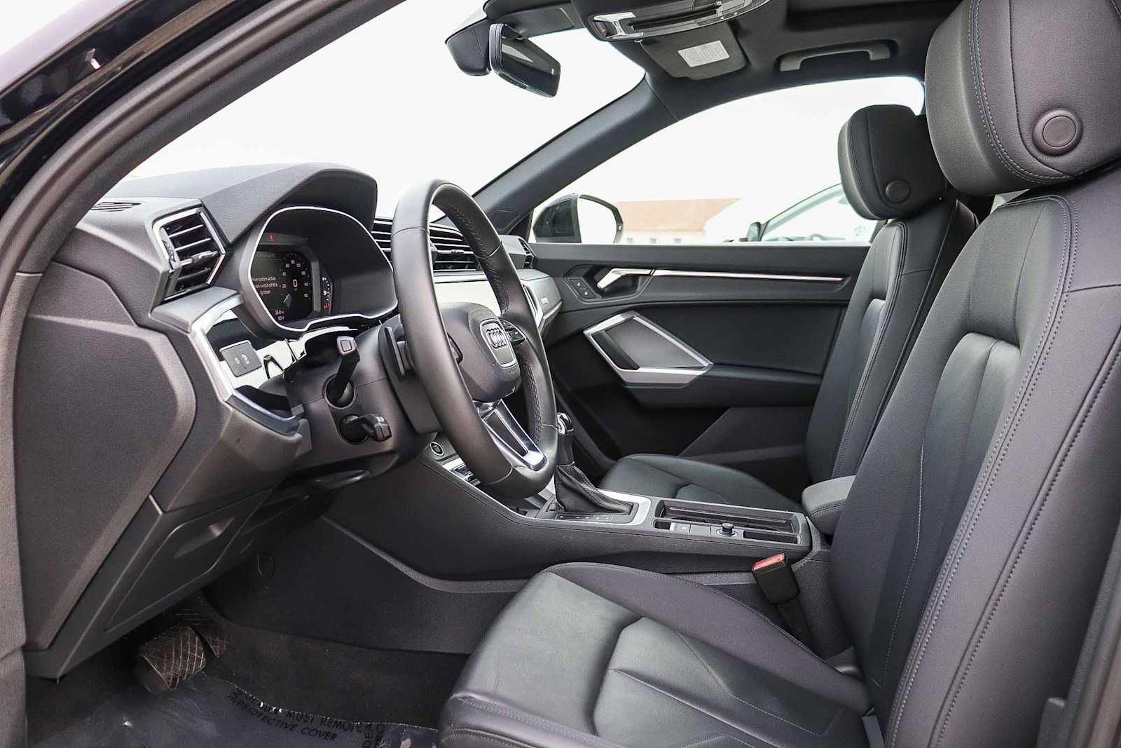 Thumbnail: 2025 Audi Q3 - 24