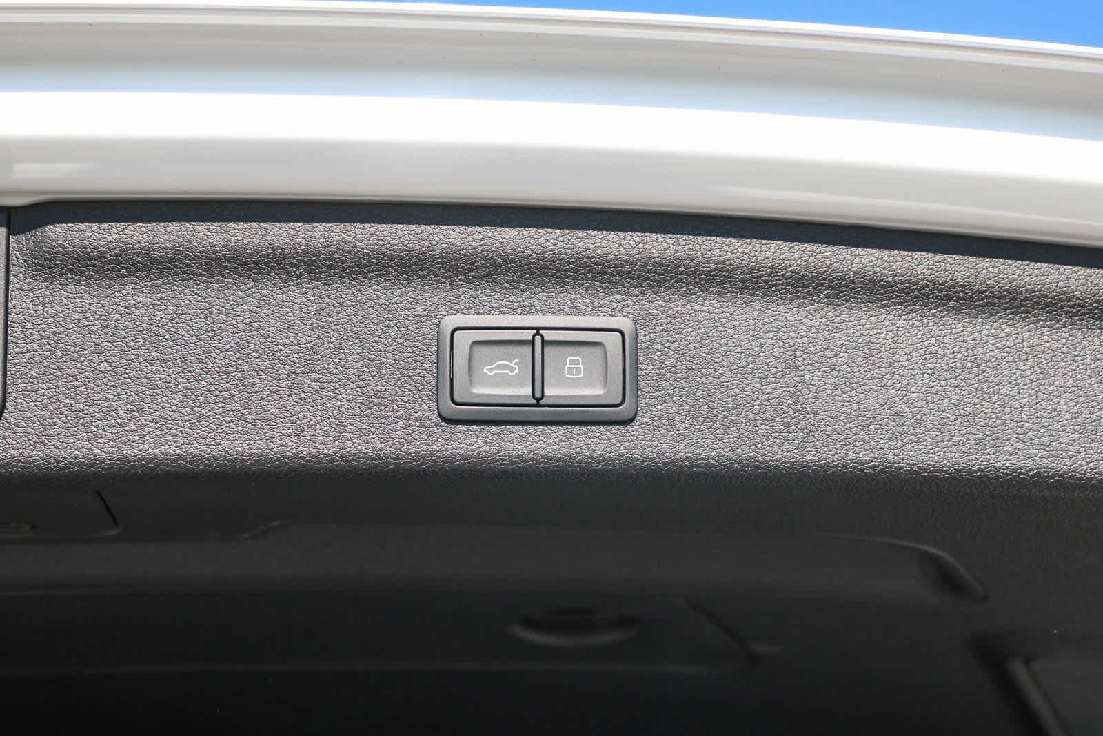 Thumbnail: 2025 Audi Q3 - 44