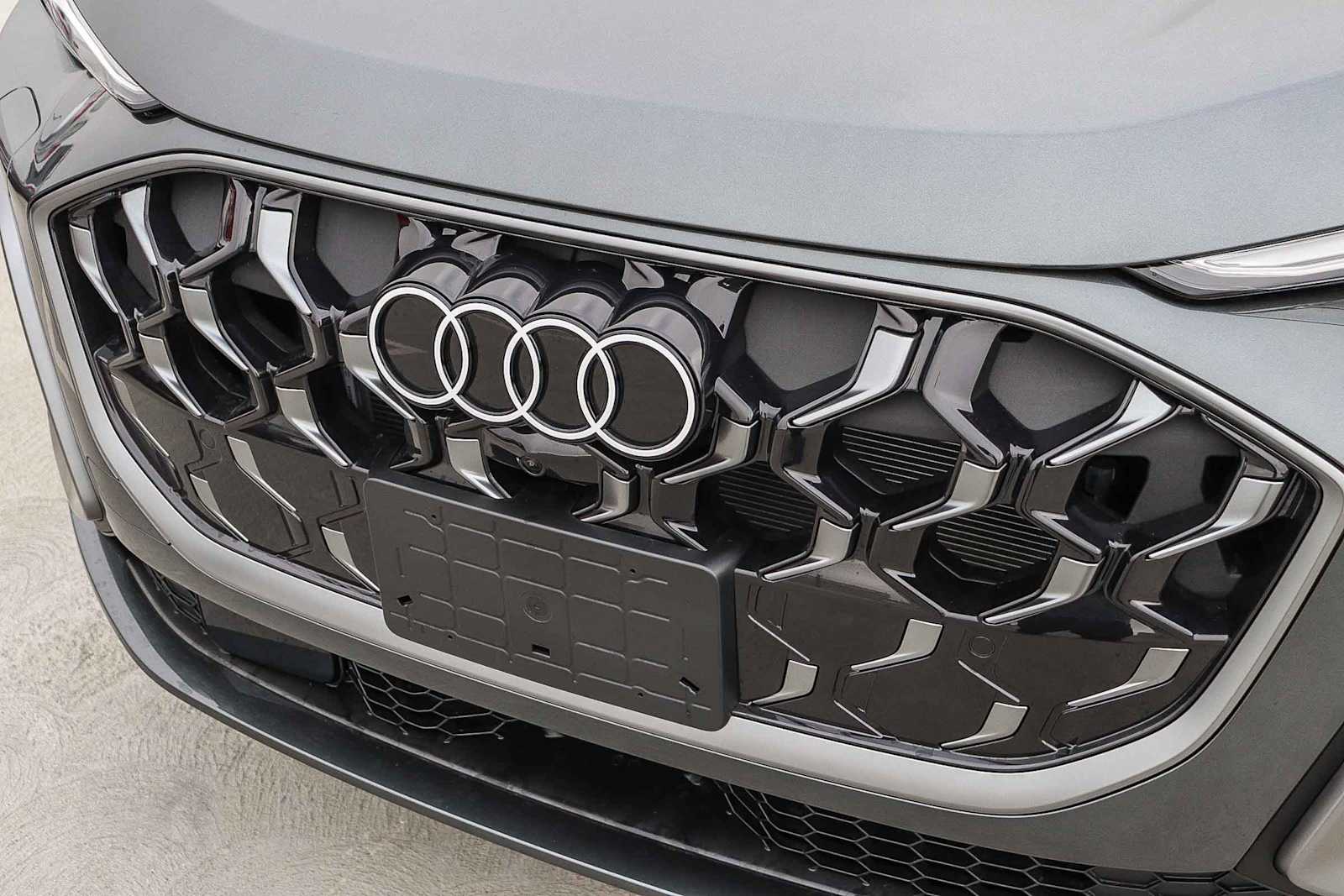 Thumbnail: 2025 Audi Q5 - 8