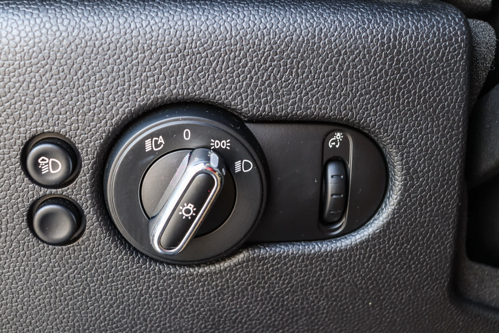 Thumbnail: 2023 MINI Cooper Hardtop - 27