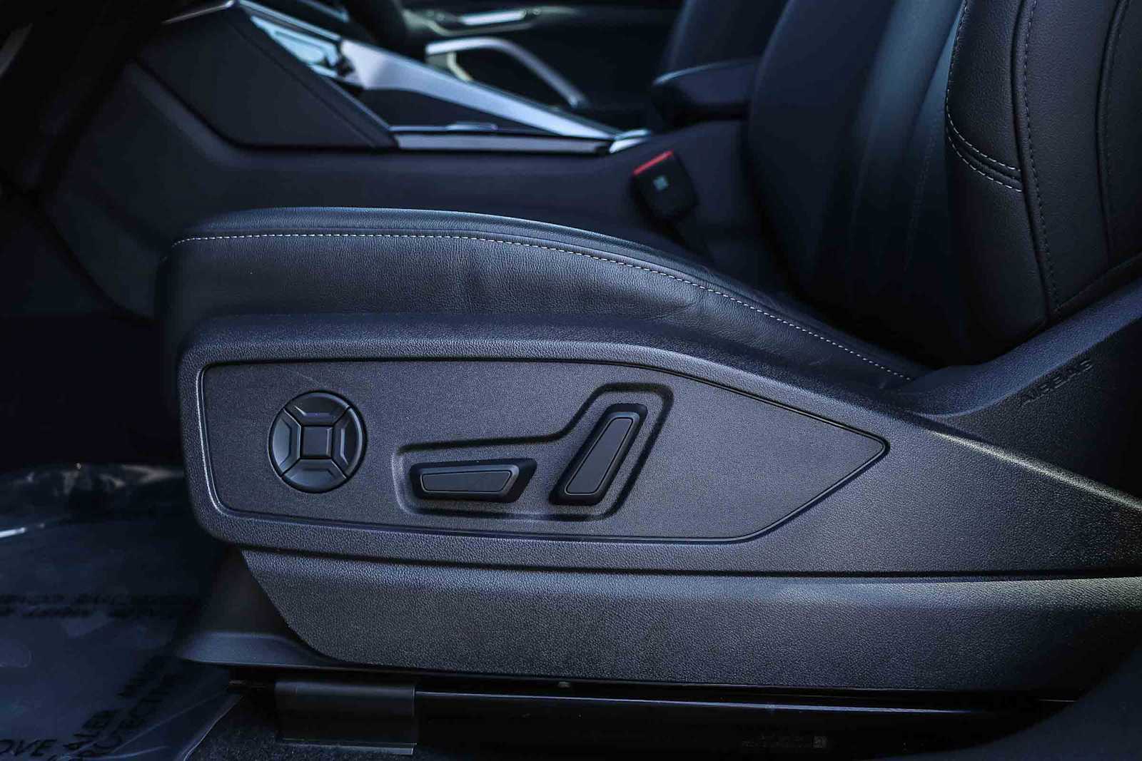Thumbnail: 2025 Audi Q5 - 25