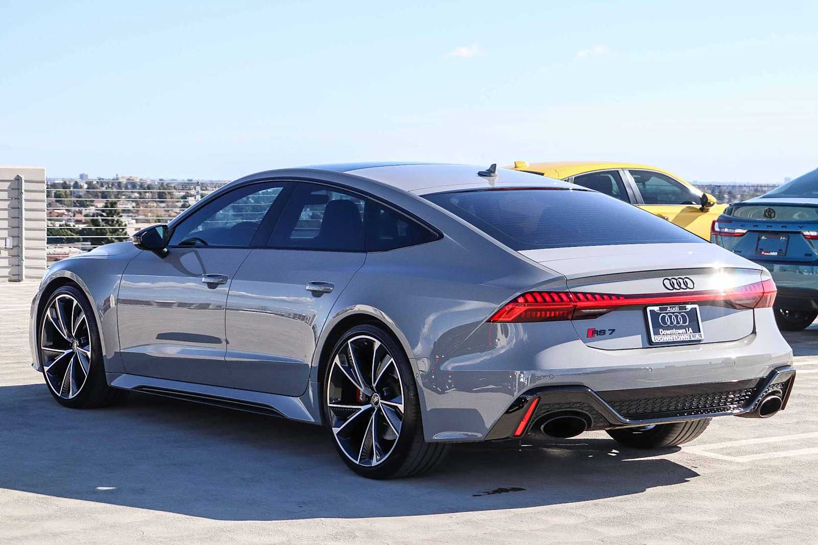 Thumbnail: 2023 Audi RS 7 - 6