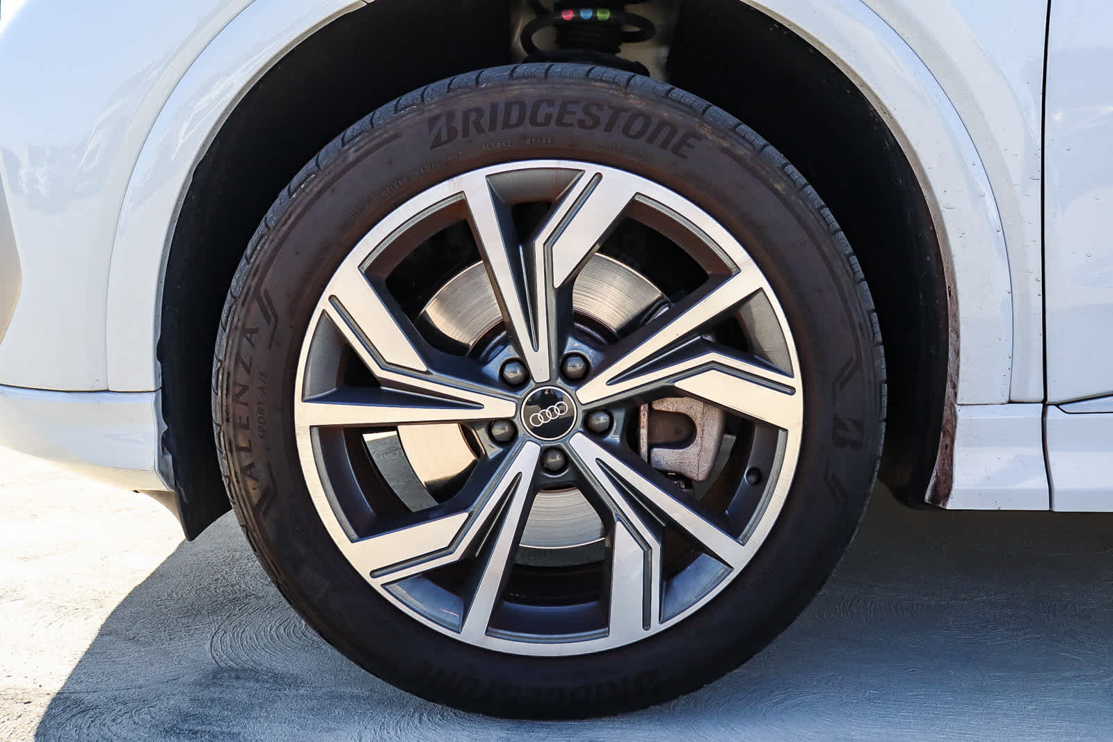 Thumbnail: 2023 Audi Q4 e-tron - 13