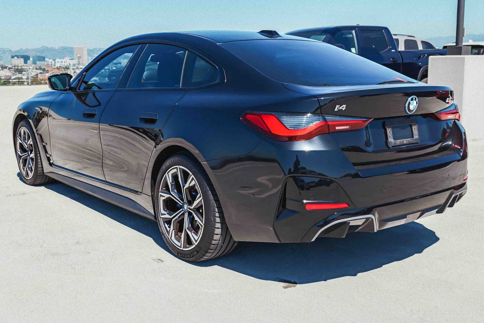 Thumbnail: 2022 BMW i4 - 6