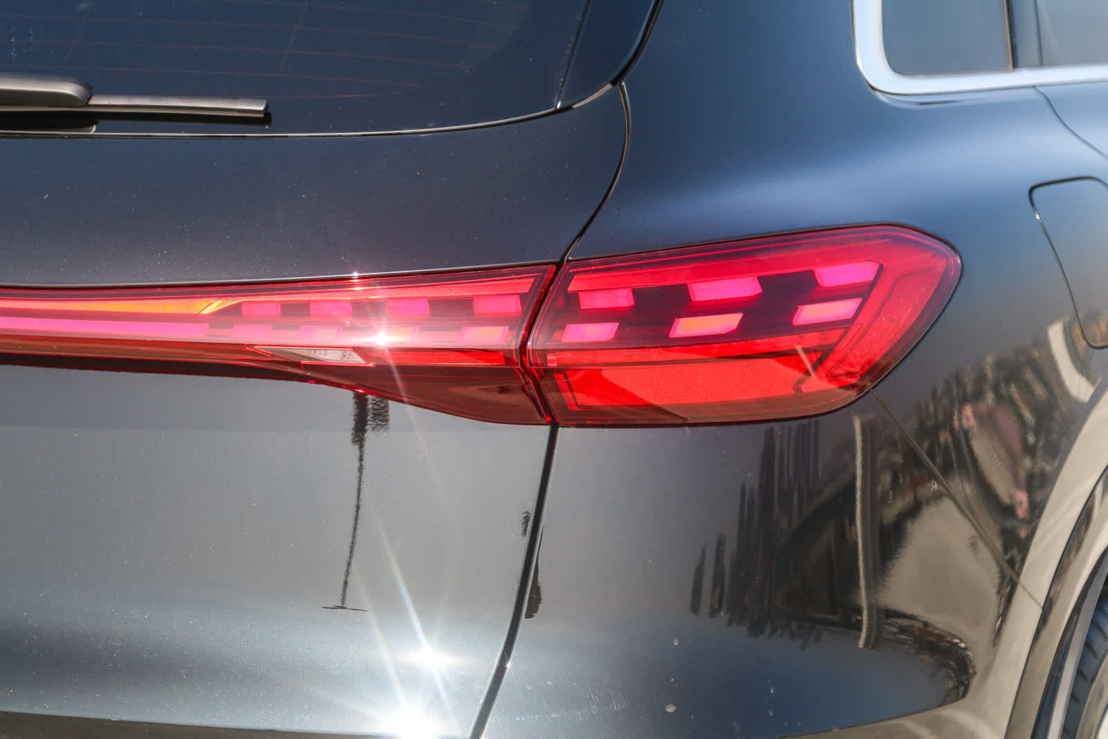 Thumbnail: 2025 Audi SQ5 - 11