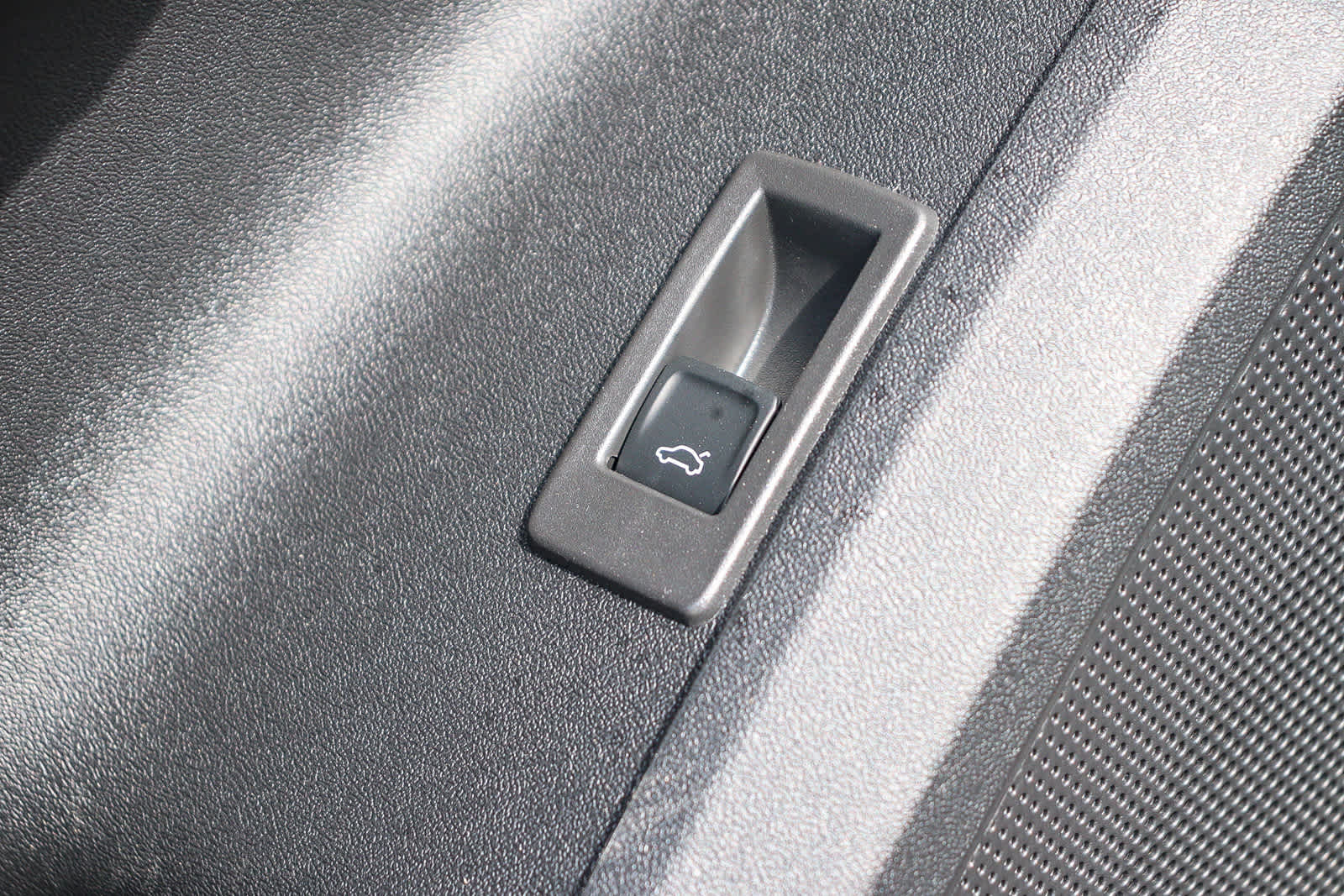 Thumbnail: 2025 Audi Q5 - 29