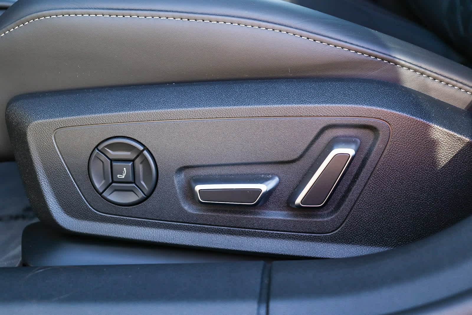 Thumbnail: 2025 Audi S5 - 25