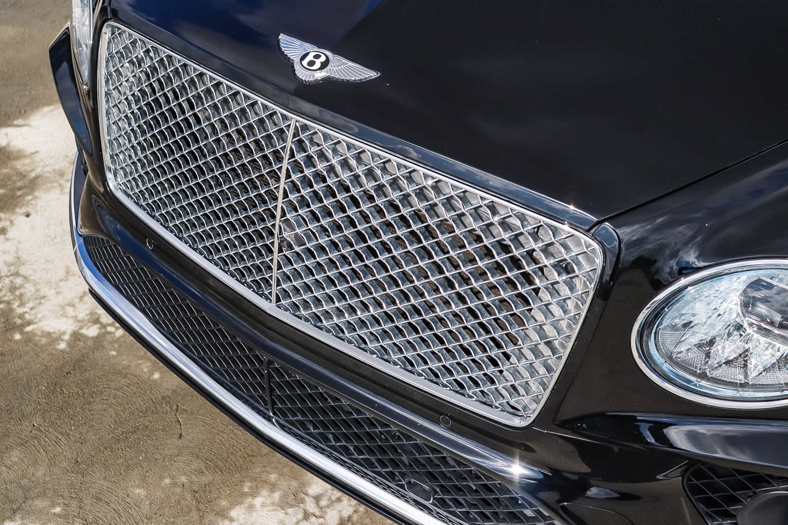 Thumbnail: 2021 Bentley Bentayga - 8