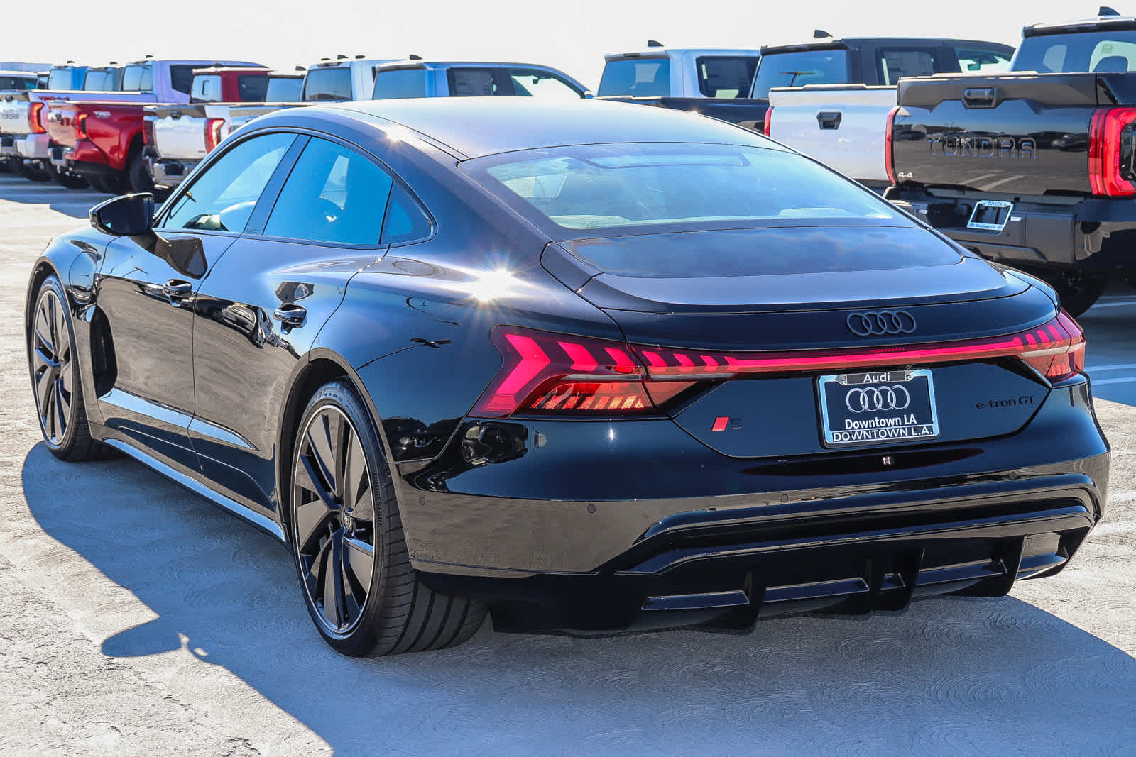 Thumbnail: 2026 Audi e-tron GT - 9