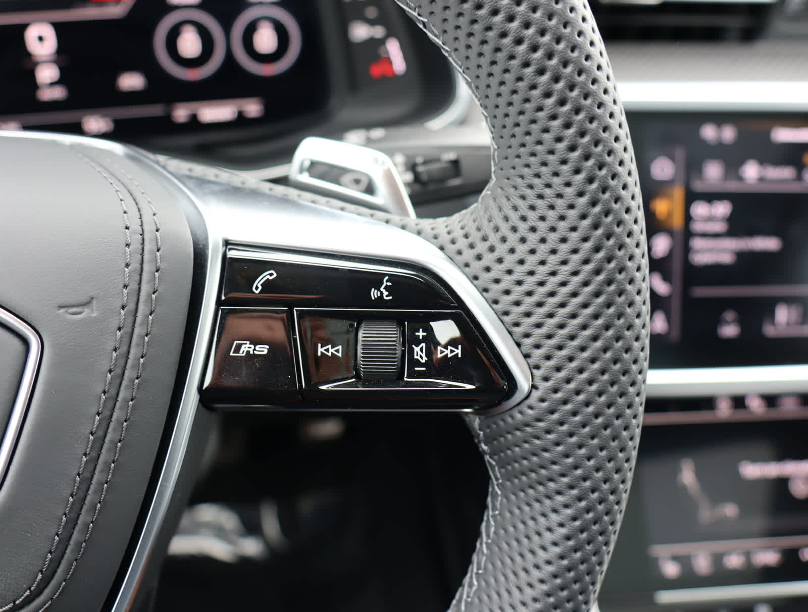 Thumbnail: 2025 Audi RS 7 - 47