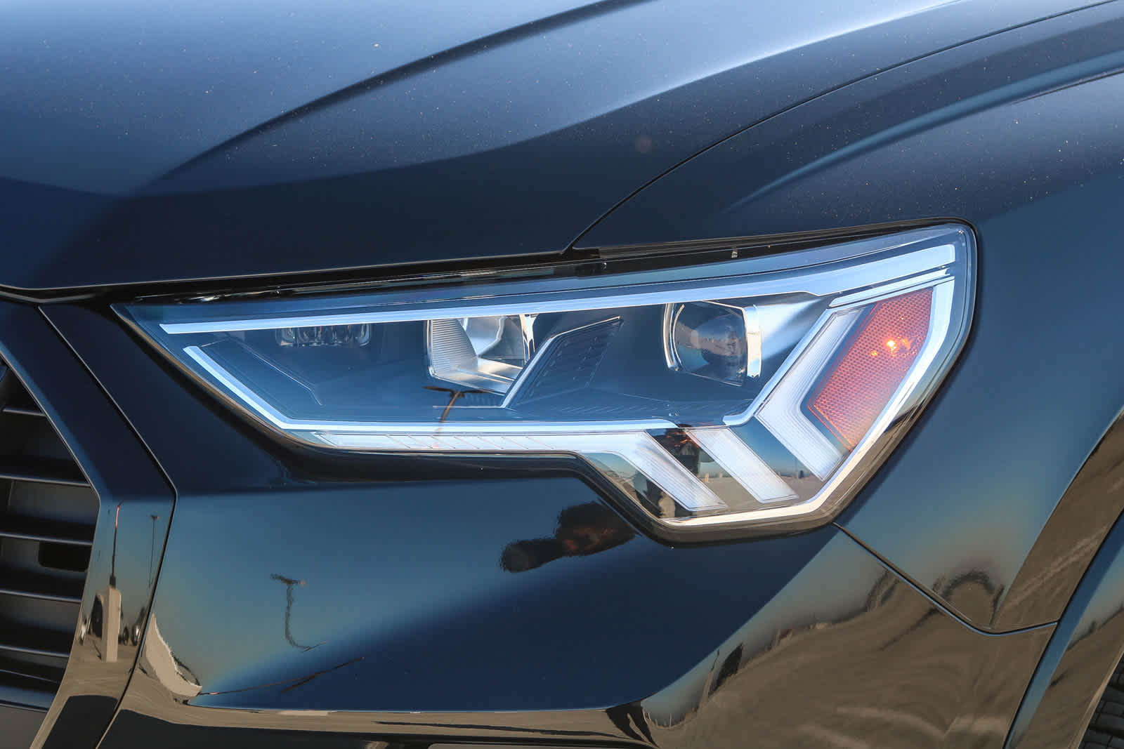 Thumbnail: 2025 Audi Q3 - 6