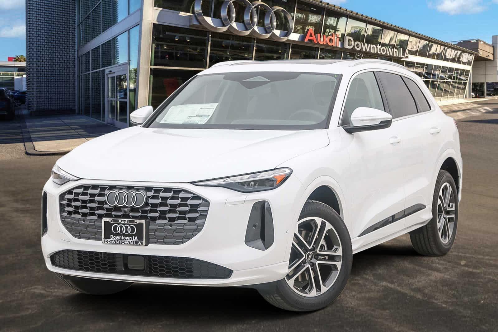 Thumbnail: 2025 Audi Q5 - 1