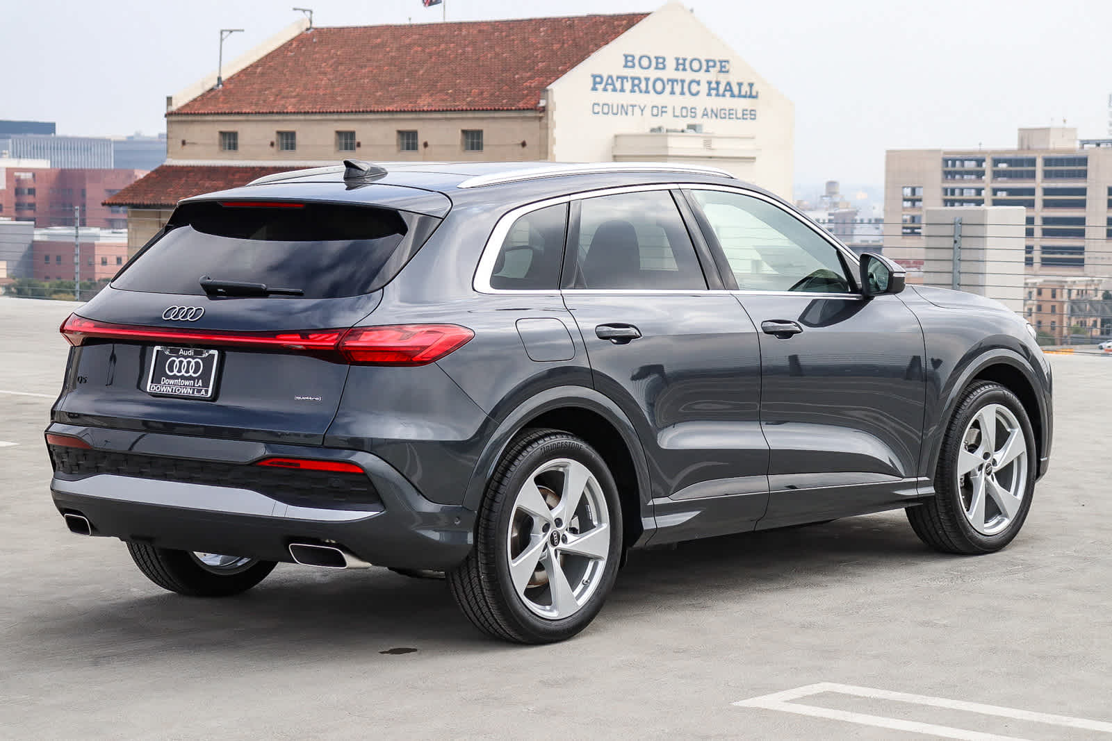 Thumbnail: 2025 Audi Q5 - 4