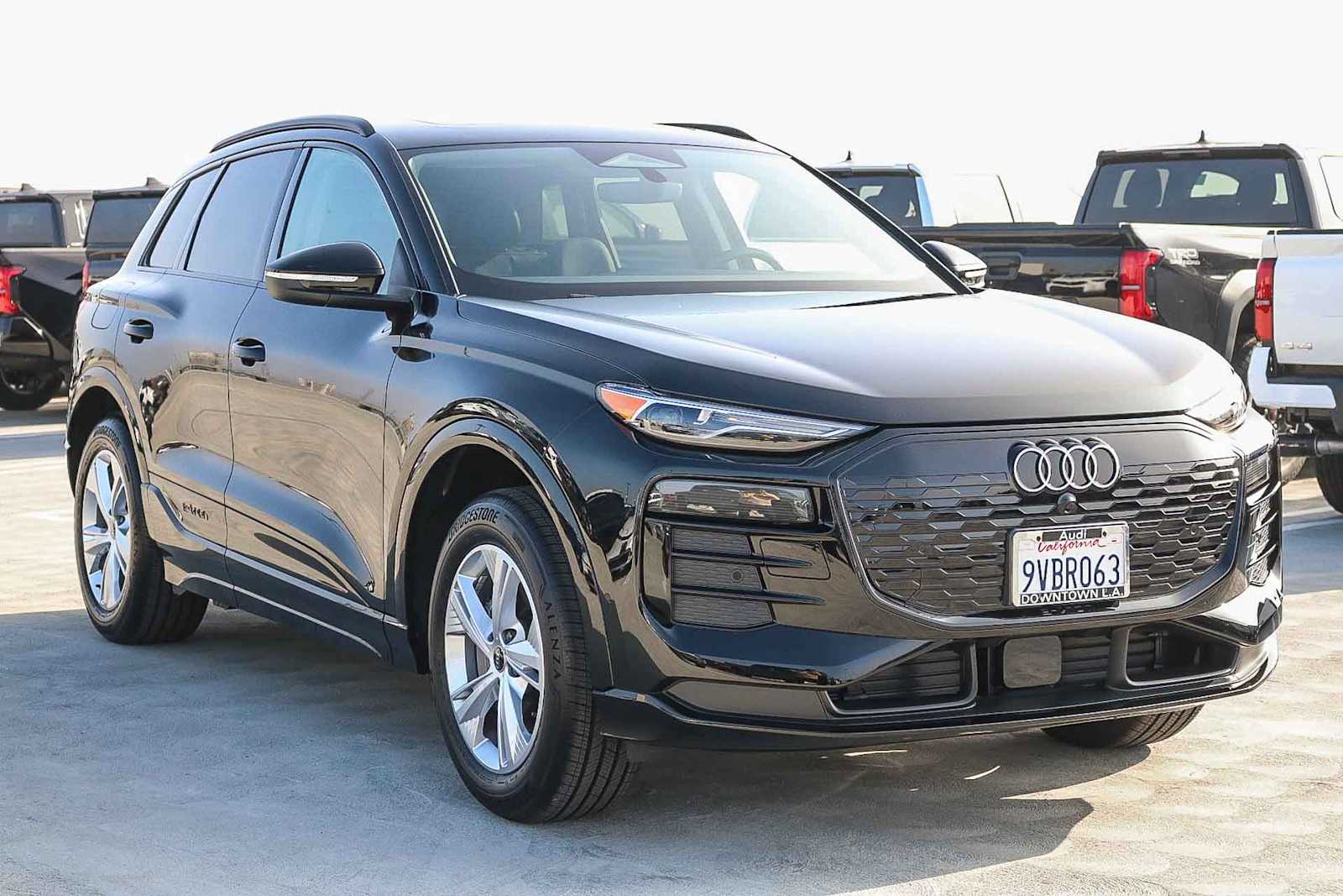 Thumbnail: 2025 Audi Q6 e-tron - 3