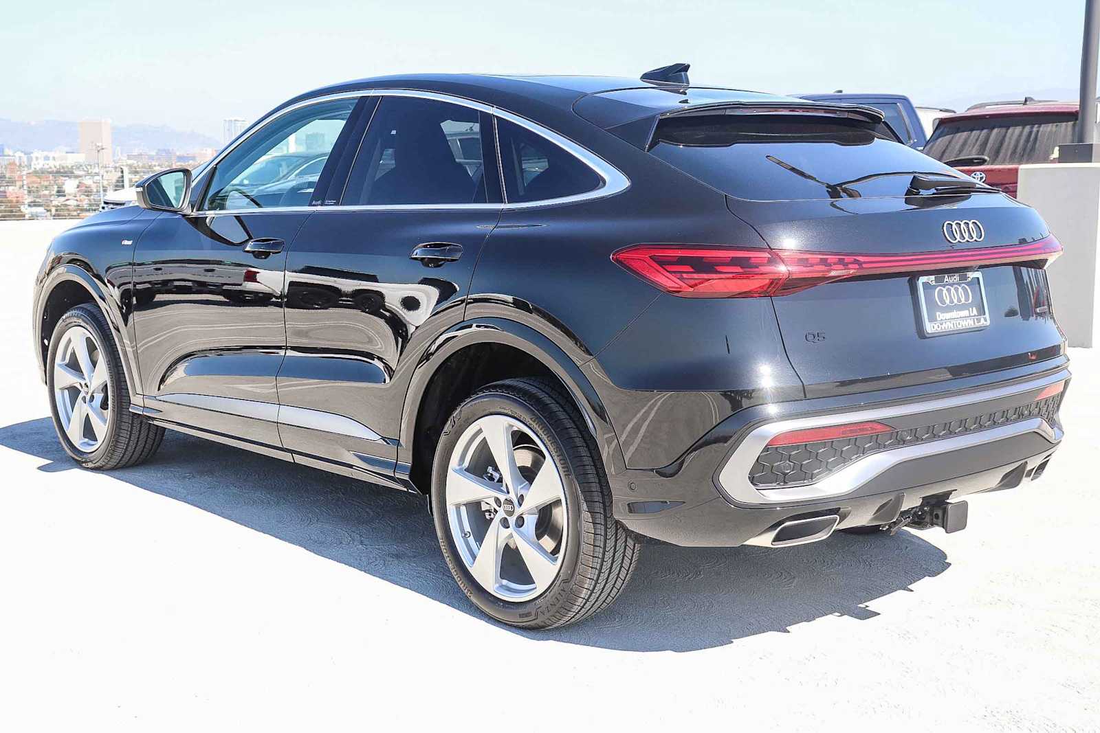 Thumbnail: 2025 Audi Q5 - 6