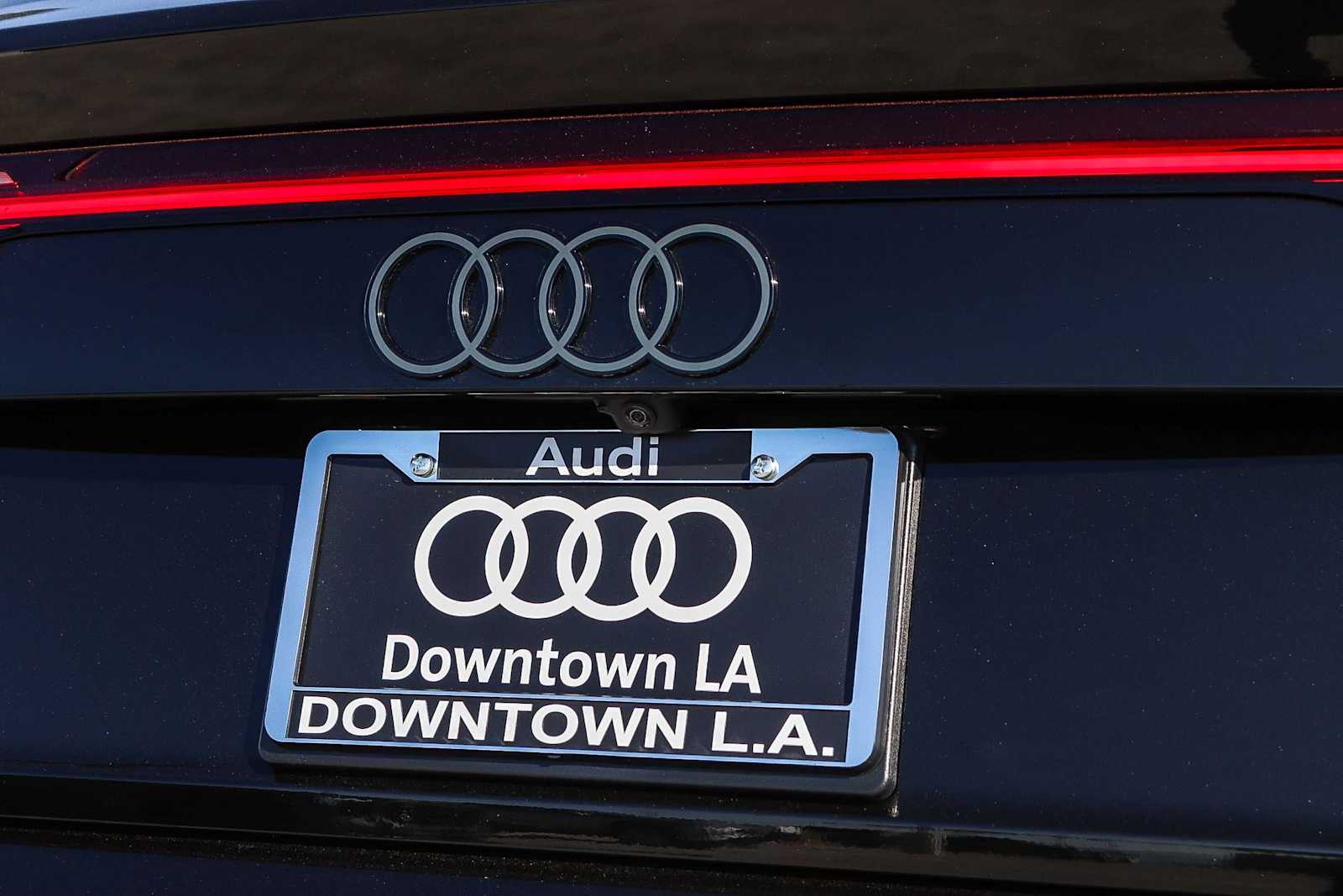 Thumbnail: 2026 Audi Q8 - 11