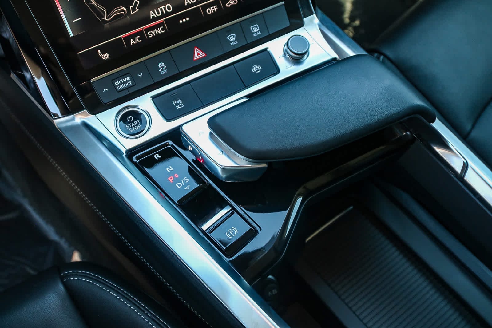 Thumbnail: 2024 Audi Q8 e-tron - 20