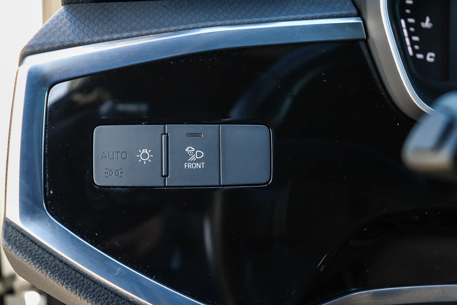 Thumbnail: 2022 Audi Q3 - 31