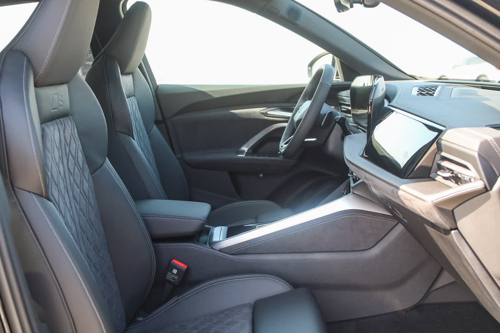 Thumbnail: 2025 Audi SQ5 - 24