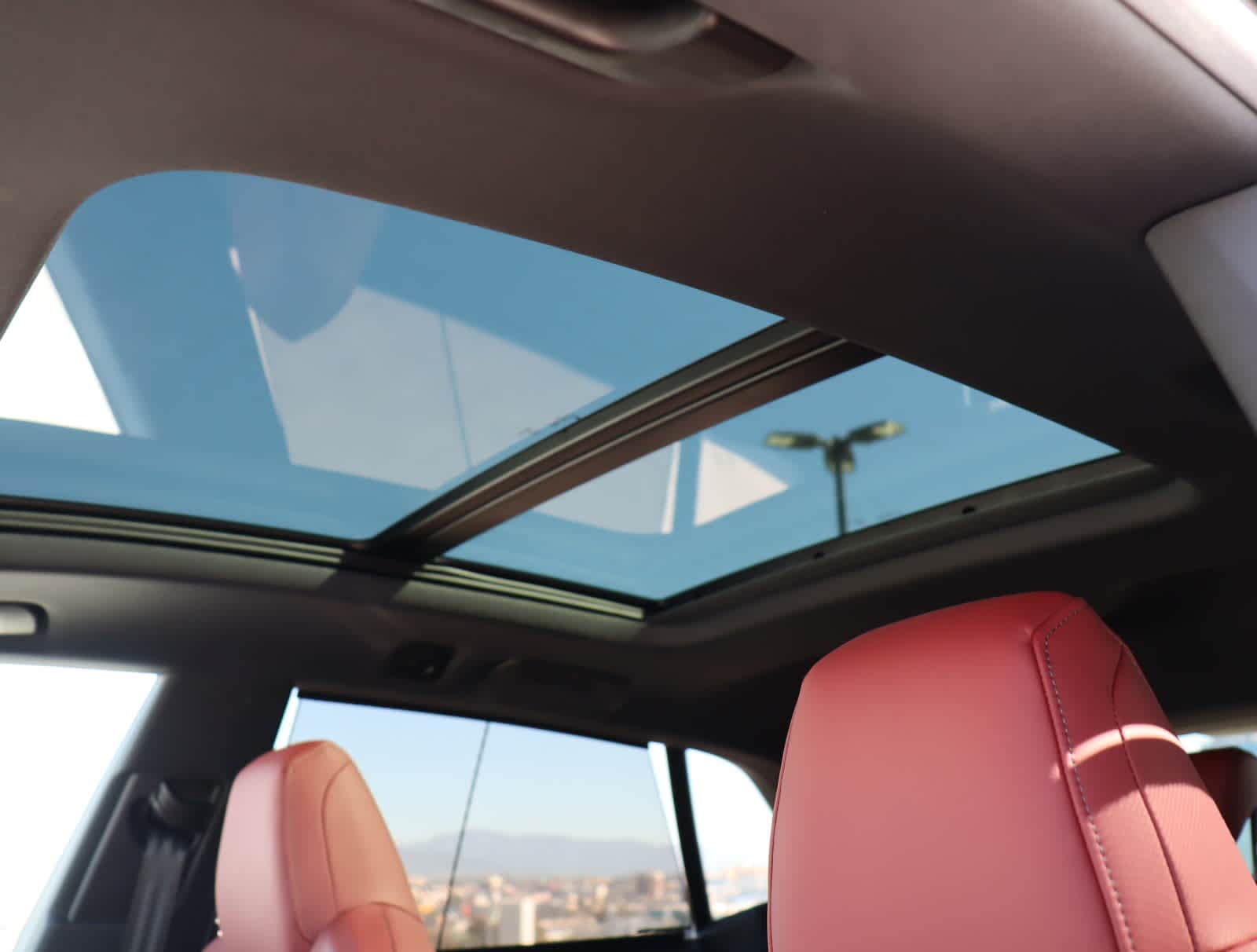Thumbnail: 2024 Audi SQ8 - 9
