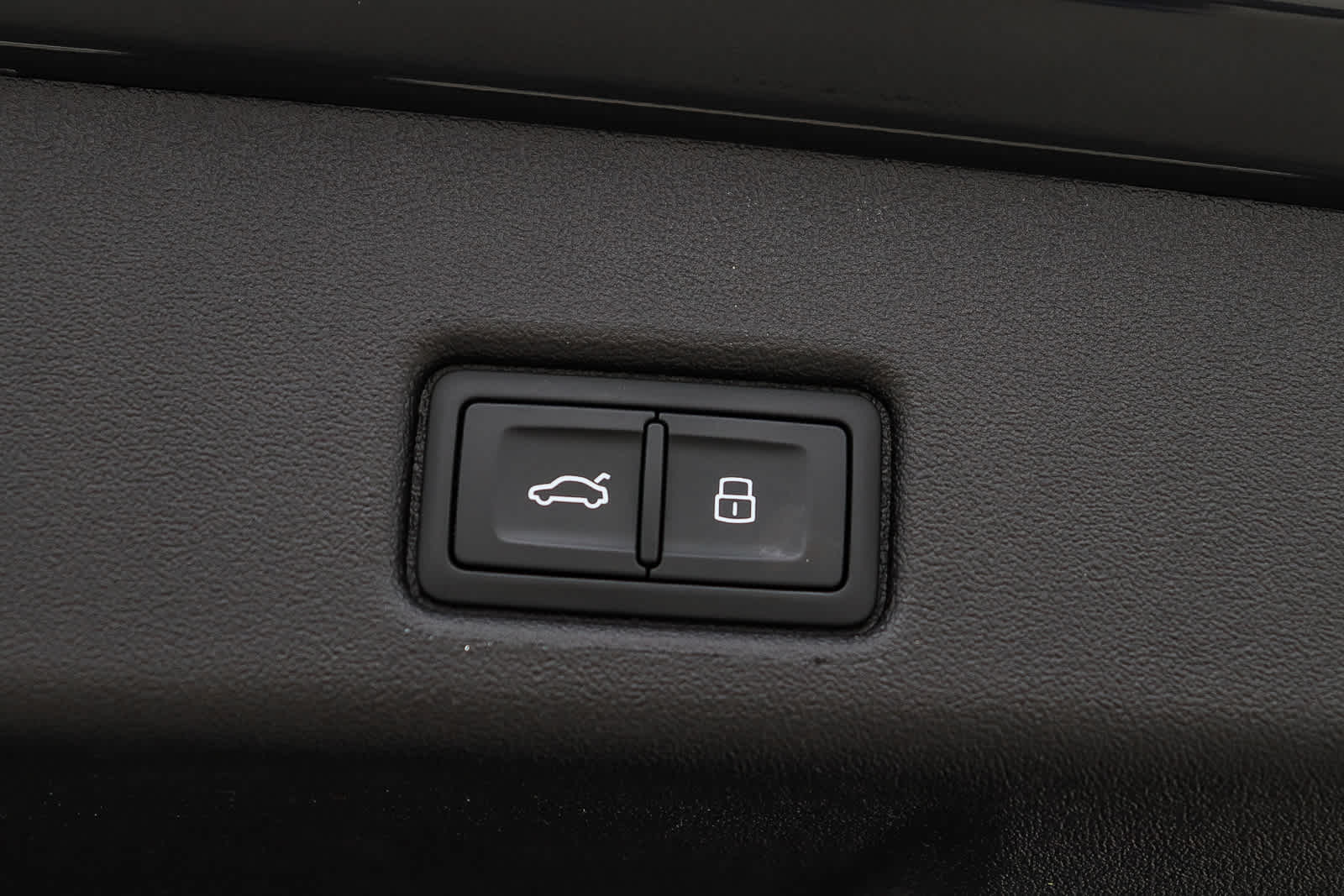 Thumbnail: 2025 Audi Q5 - 36