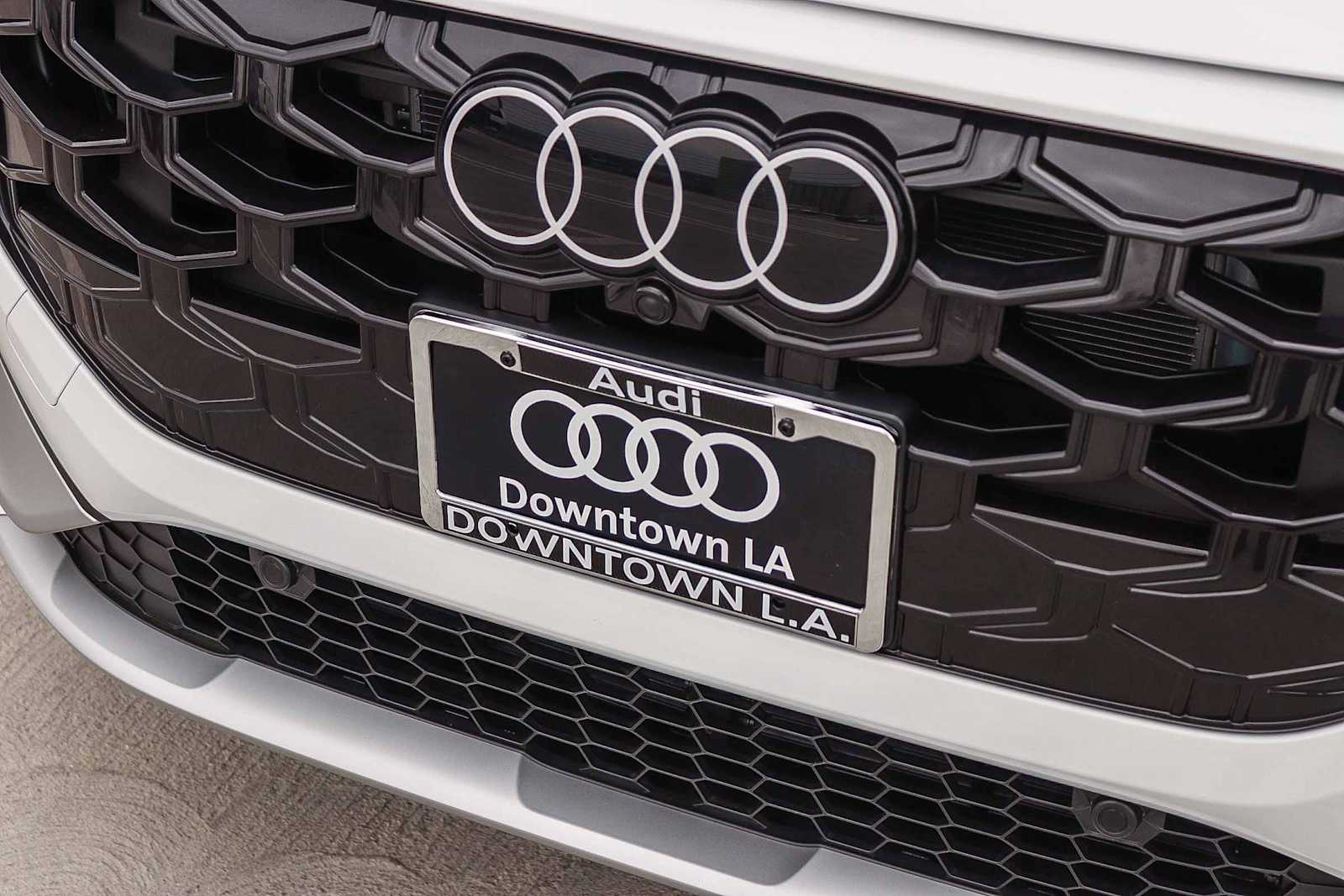 Thumbnail: 2026 Audi Q3 - 8