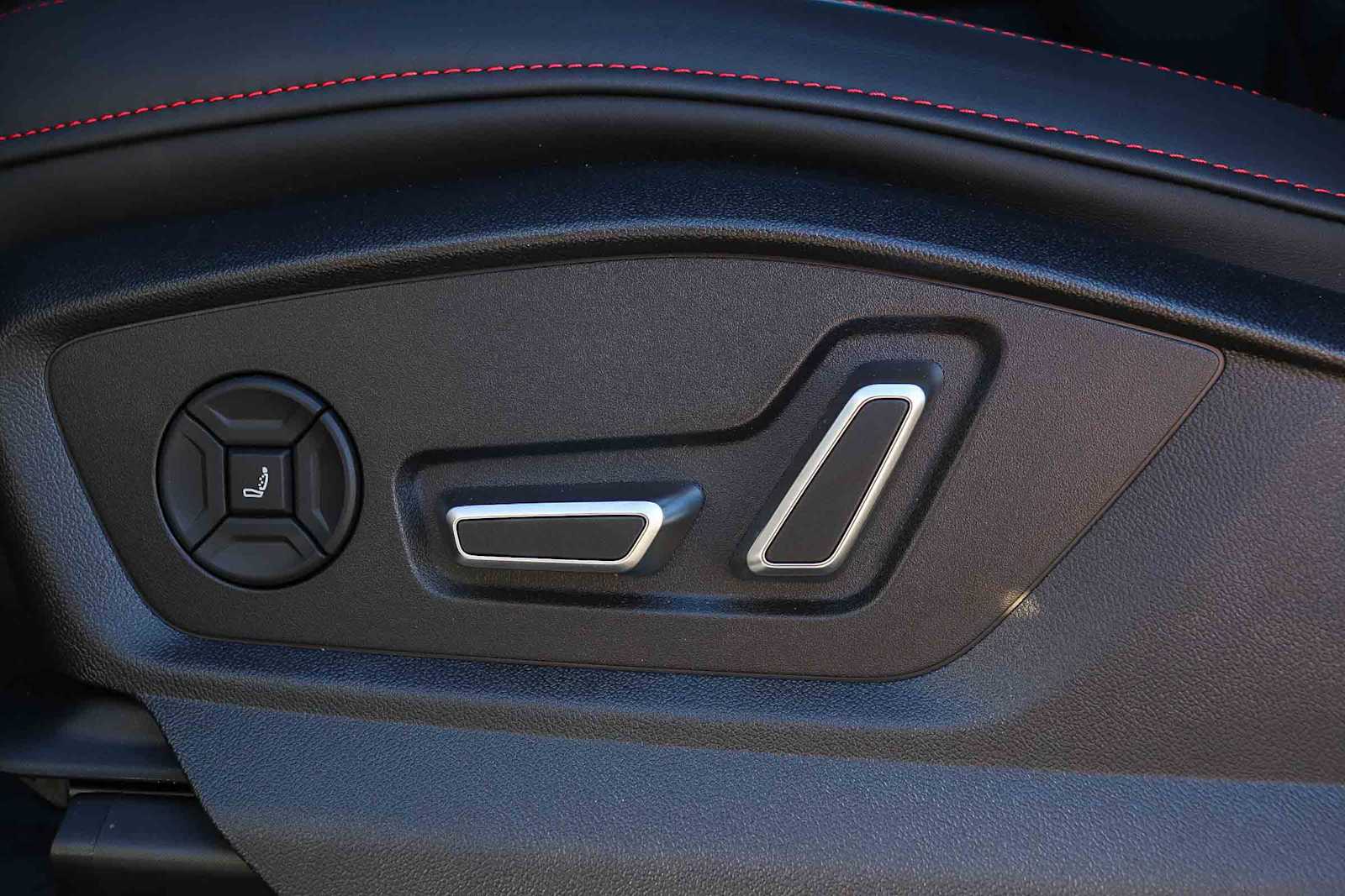 Thumbnail: 2026 Audi Q8 - 27