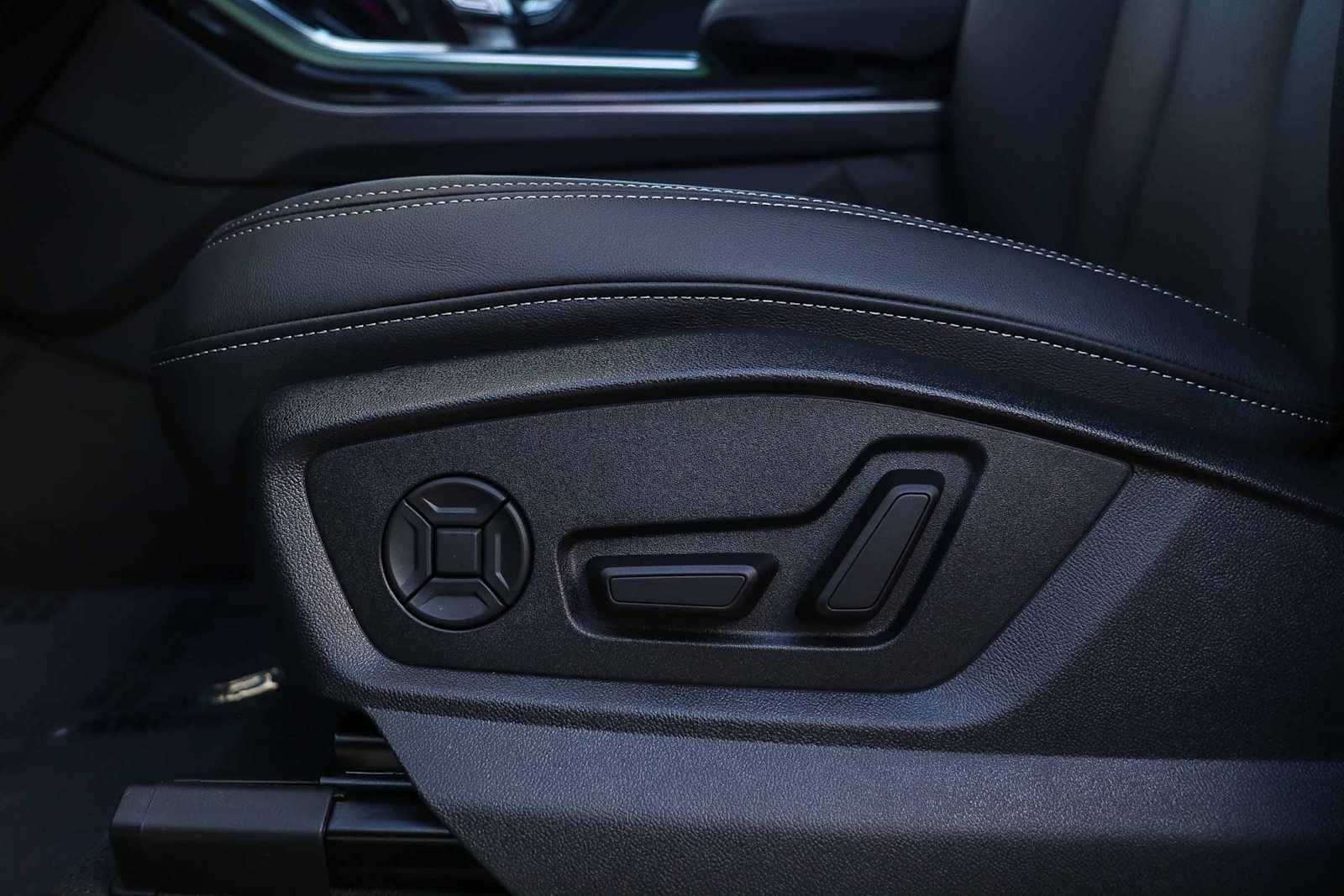 Thumbnail: 2026 Audi Q7 - 27