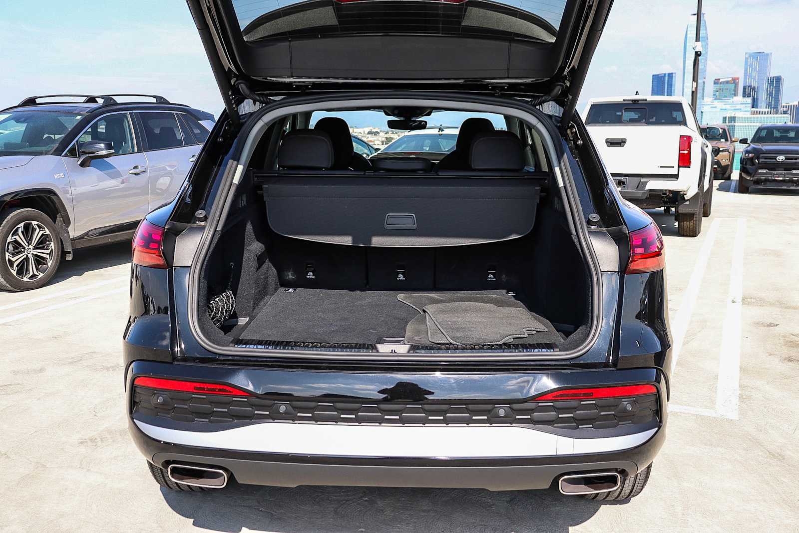 Thumbnail: 2025 Audi Q5 - 35