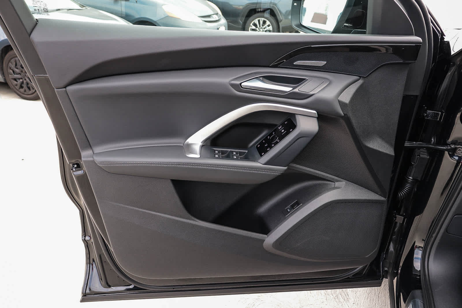 Thumbnail: 2025 Audi Q5 - 28