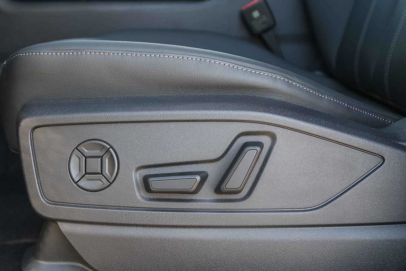 Thumbnail: 2025 Audi Q5 - 21