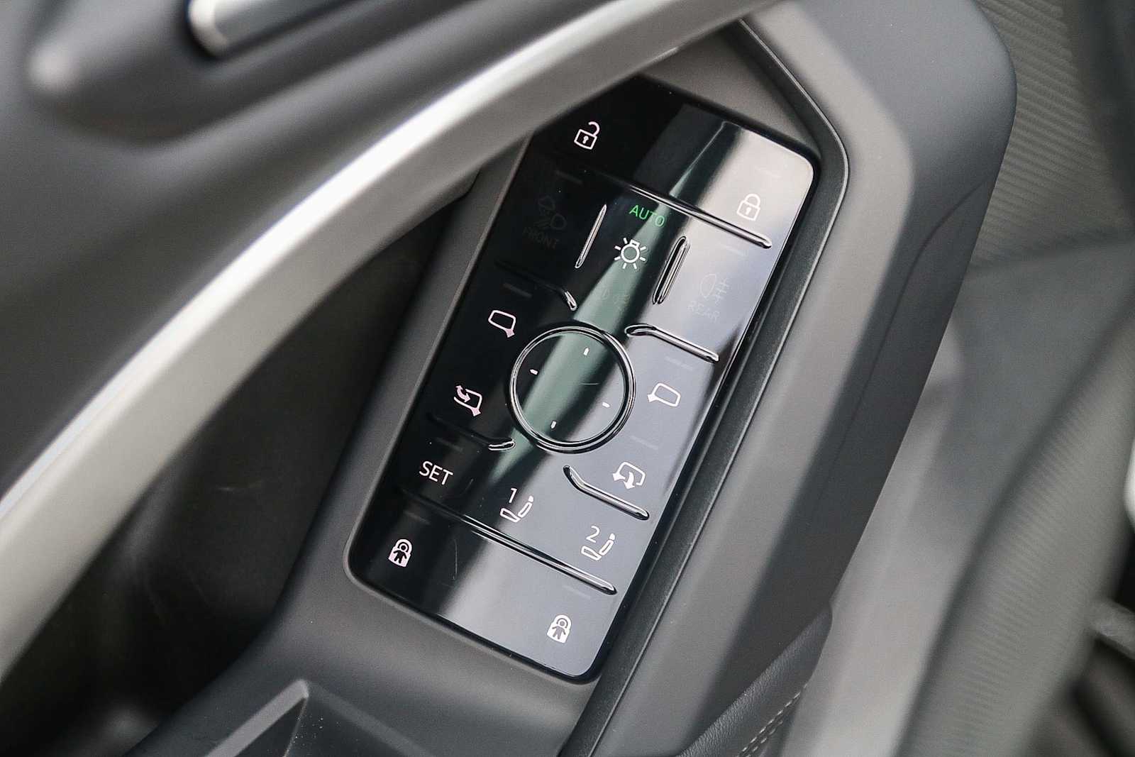 Thumbnail: 2025 Audi Q5 - 24