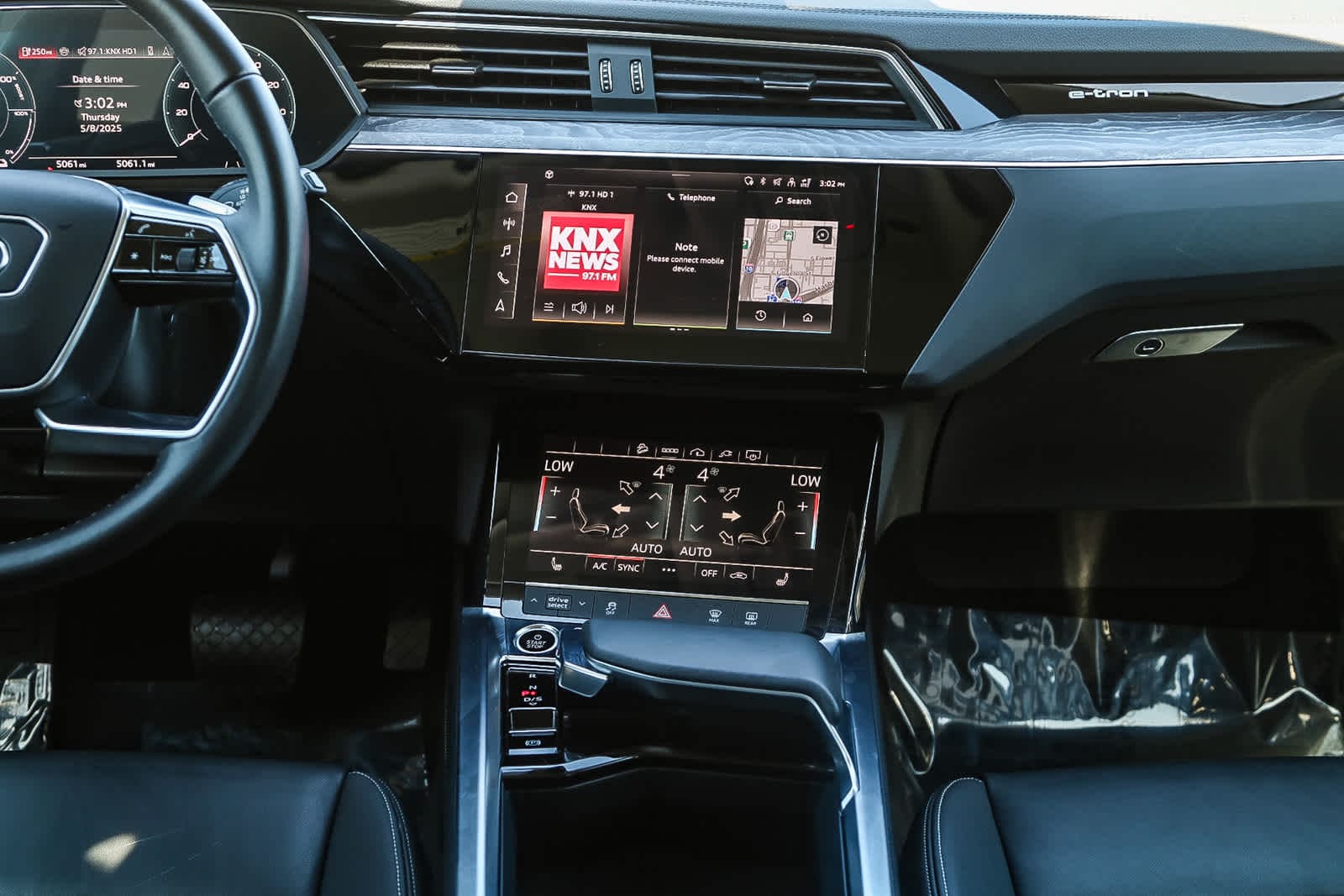 Thumbnail: 2024 Audi Q8 e-tron - 13