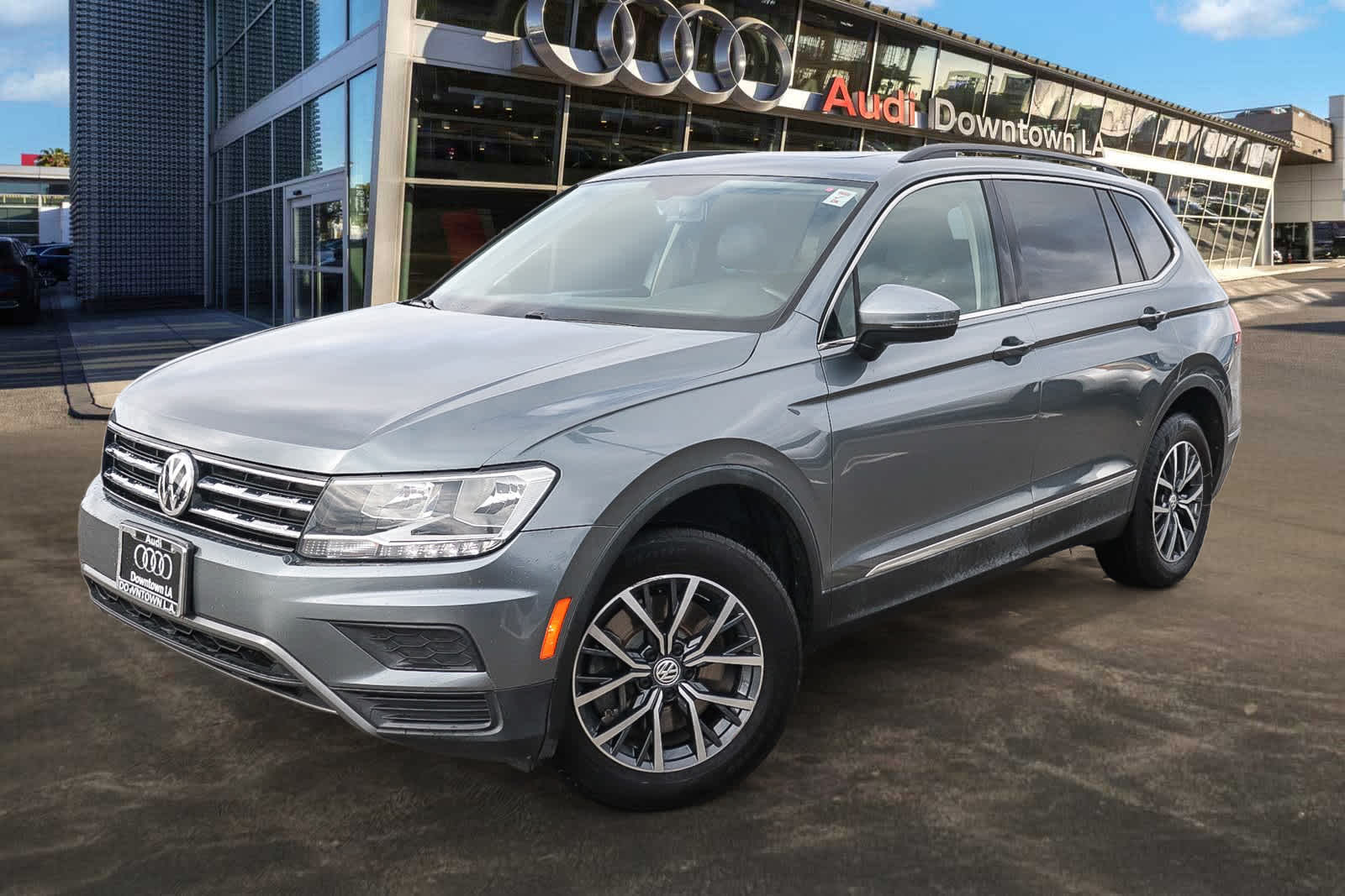 Thumbnail: 2020 Volkswagen Tiguan - 1