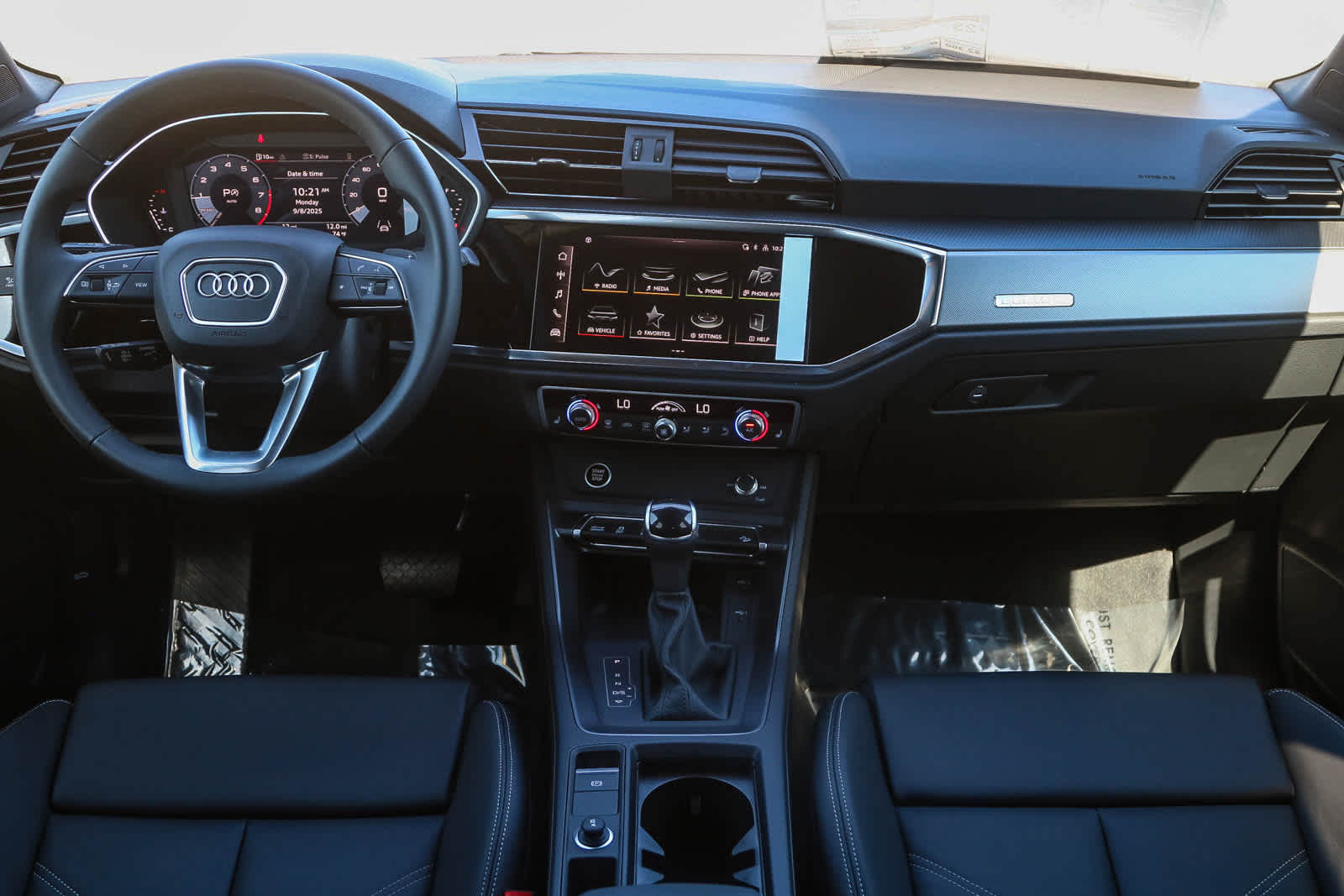 Thumbnail: 2025 Audi Q3 - 17