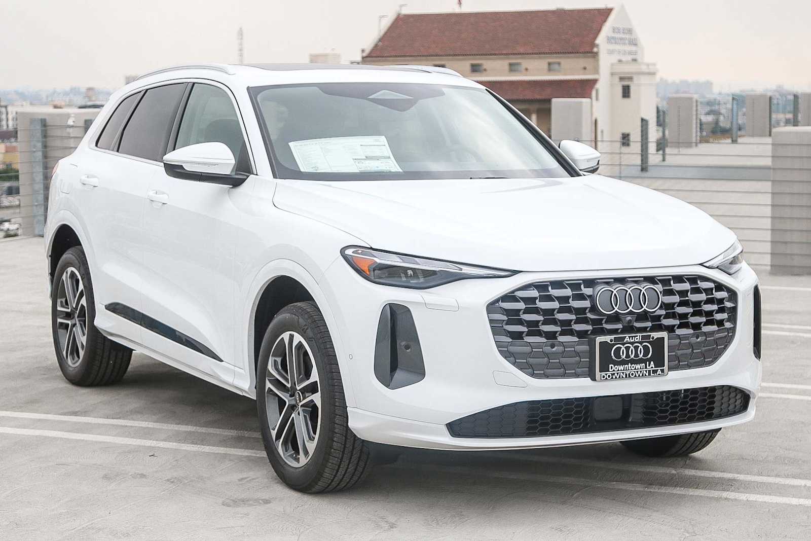 Thumbnail: 2025 Audi Q5 - 3