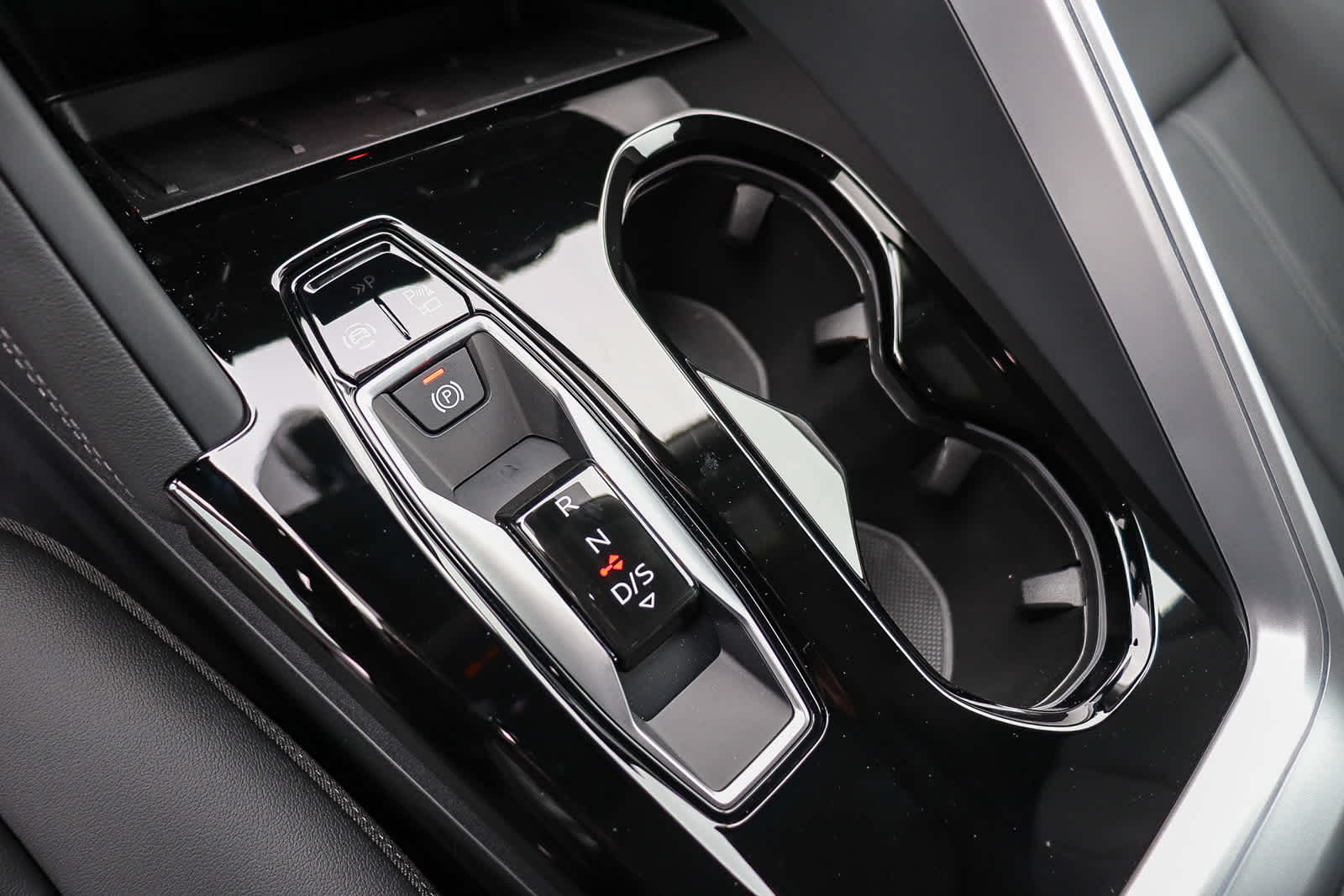 Thumbnail: 2025 Audi Q5 - 24