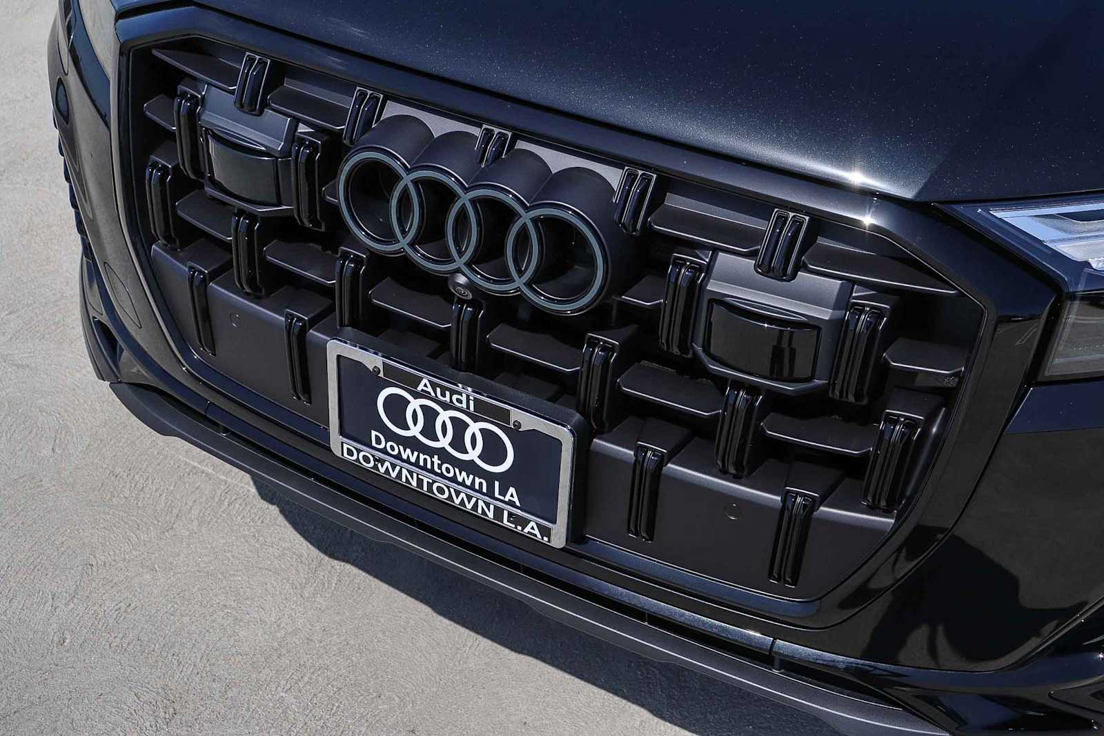 Thumbnail: 2026 Audi Q7 - 8