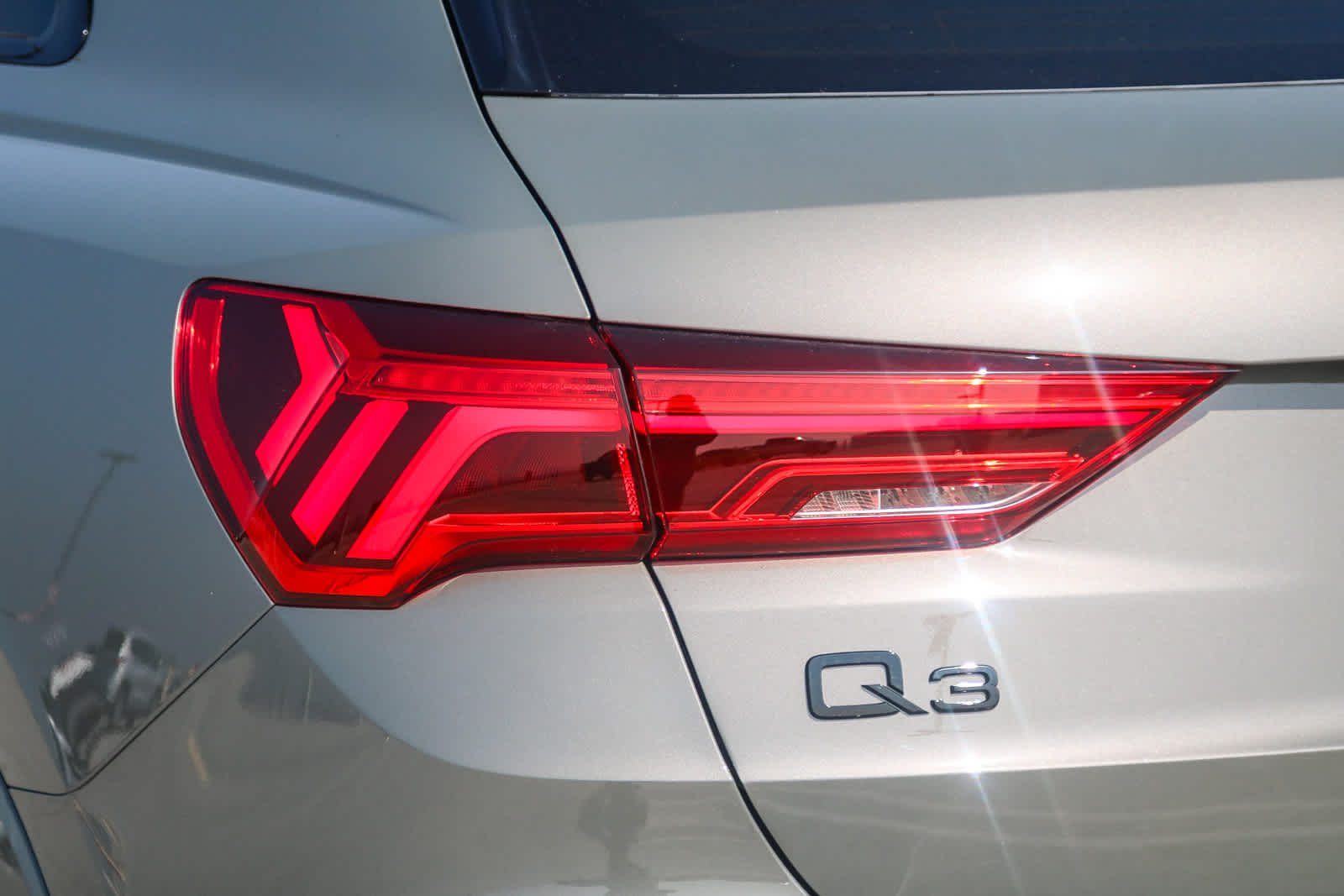 Thumbnail: 2025 Audi Q3 - 11