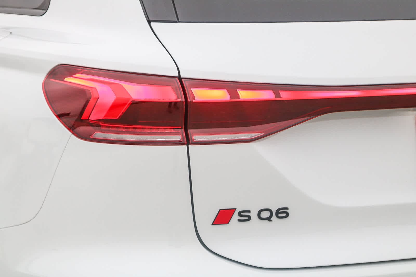 Thumbnail: 2025 Audi SQ6 e-tron - 9