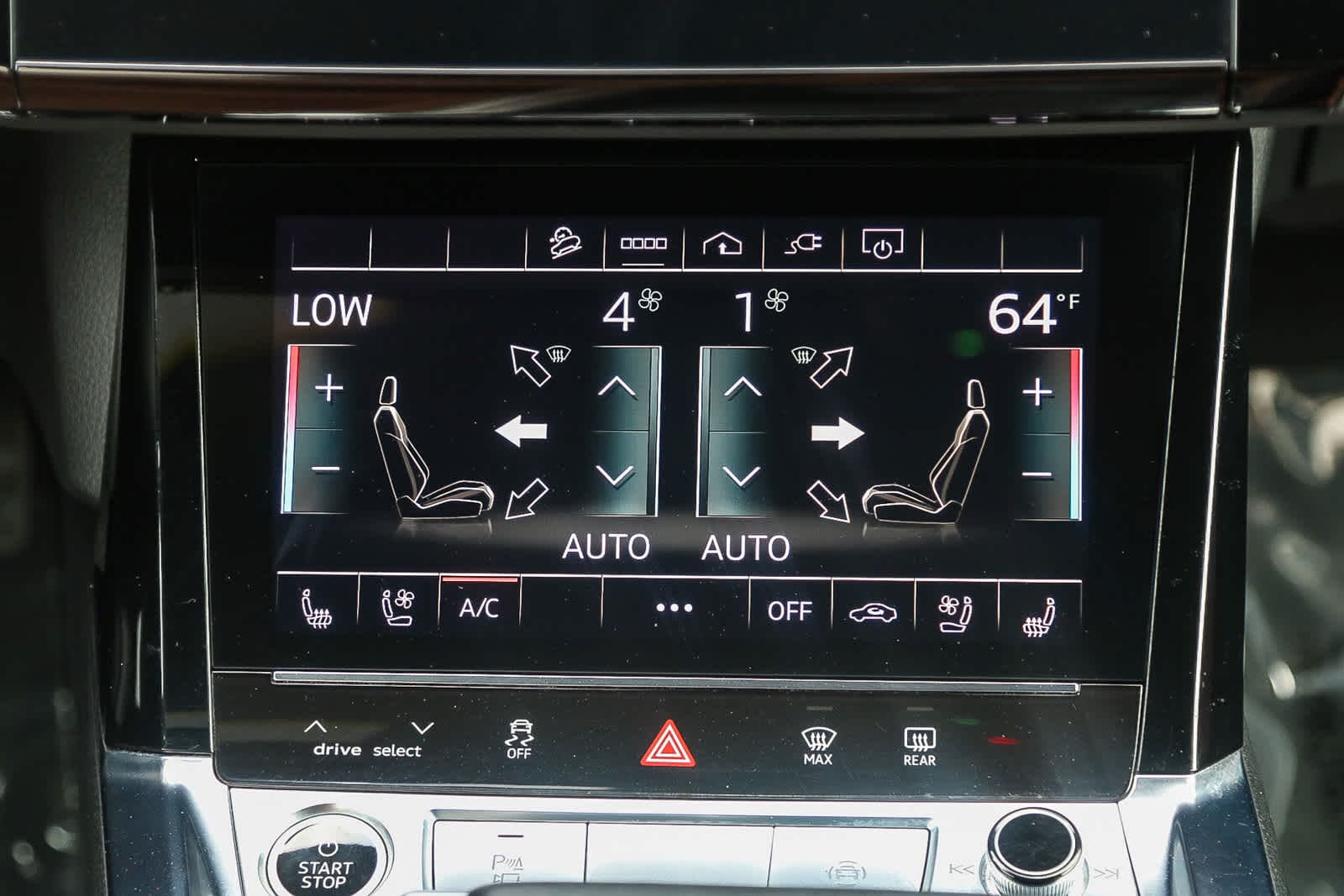 Thumbnail: 2022 Audi e-tron - 14