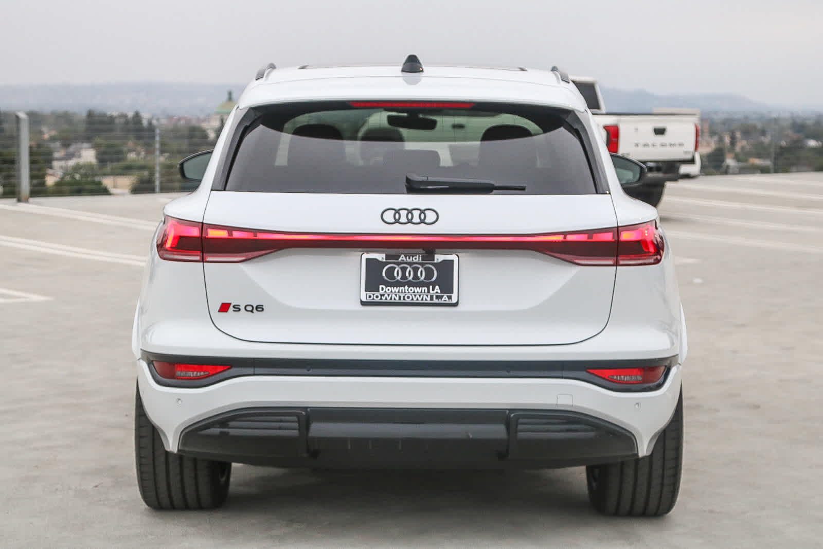 Thumbnail: 2025 Audi SQ6 e-tron - 7
